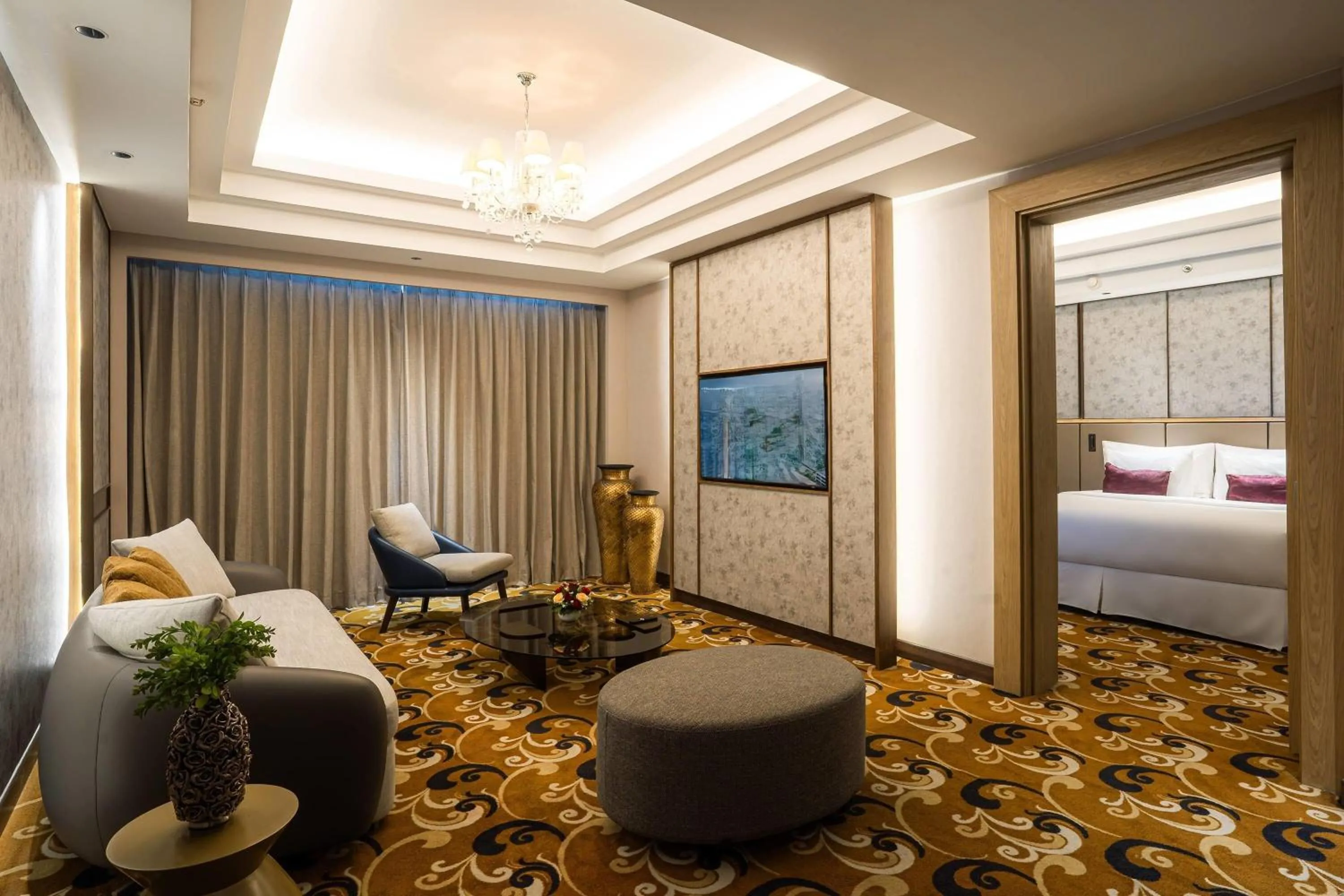 Photo of the whole room, Bed in Wyndham Surabaya