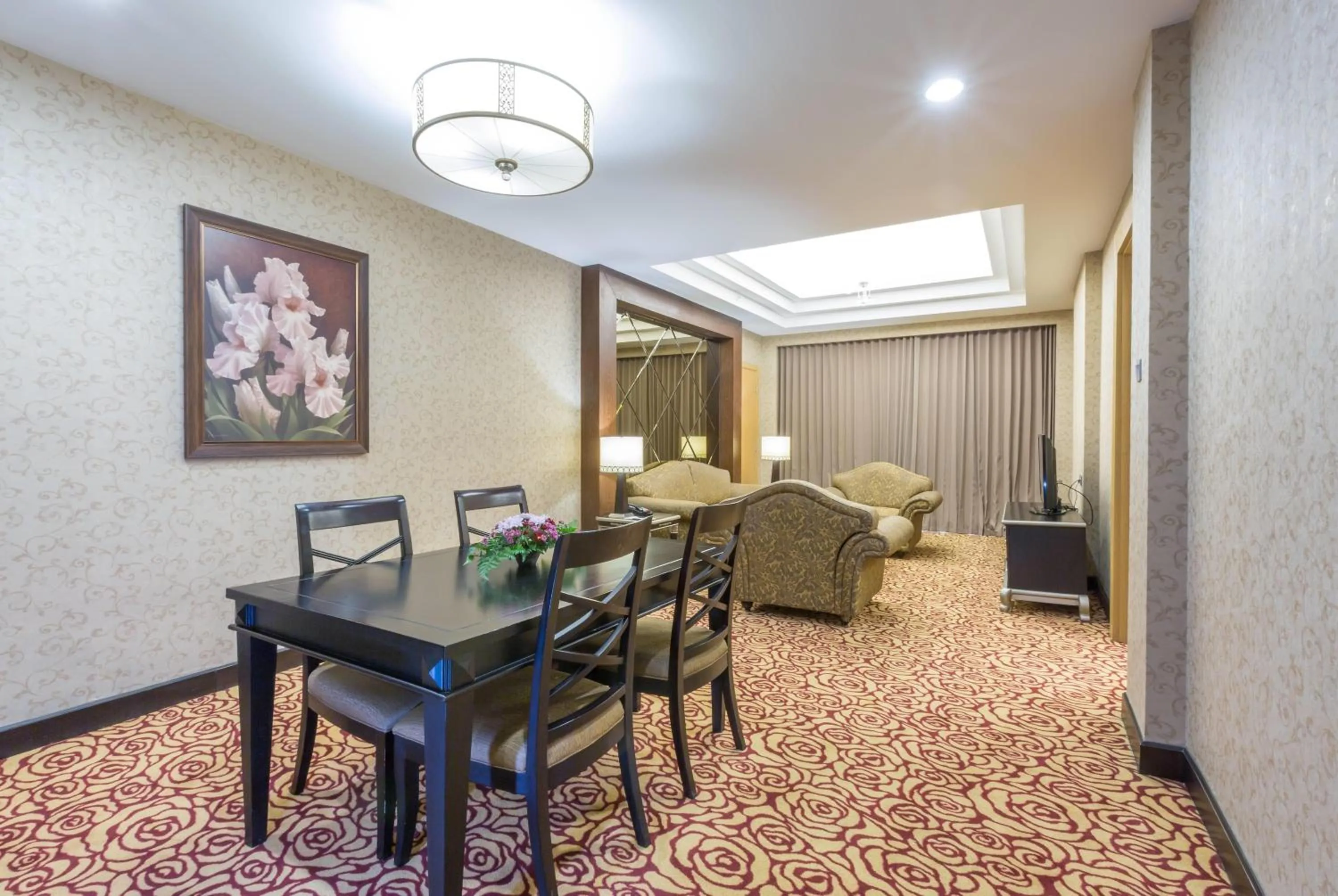 Photo of the whole room in Wyndham Surabaya