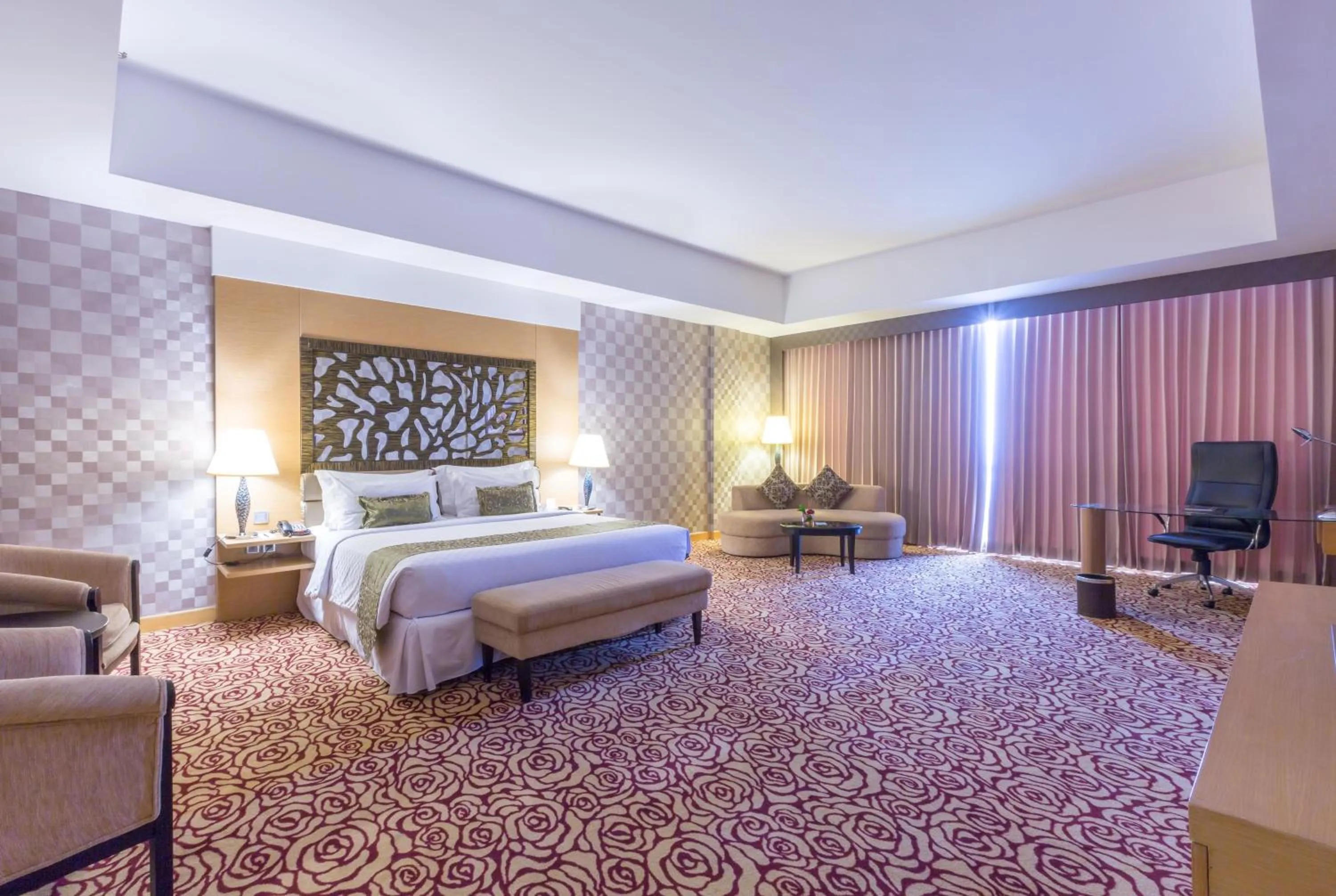 Photo of the whole room, Bed in Wyndham Surabaya