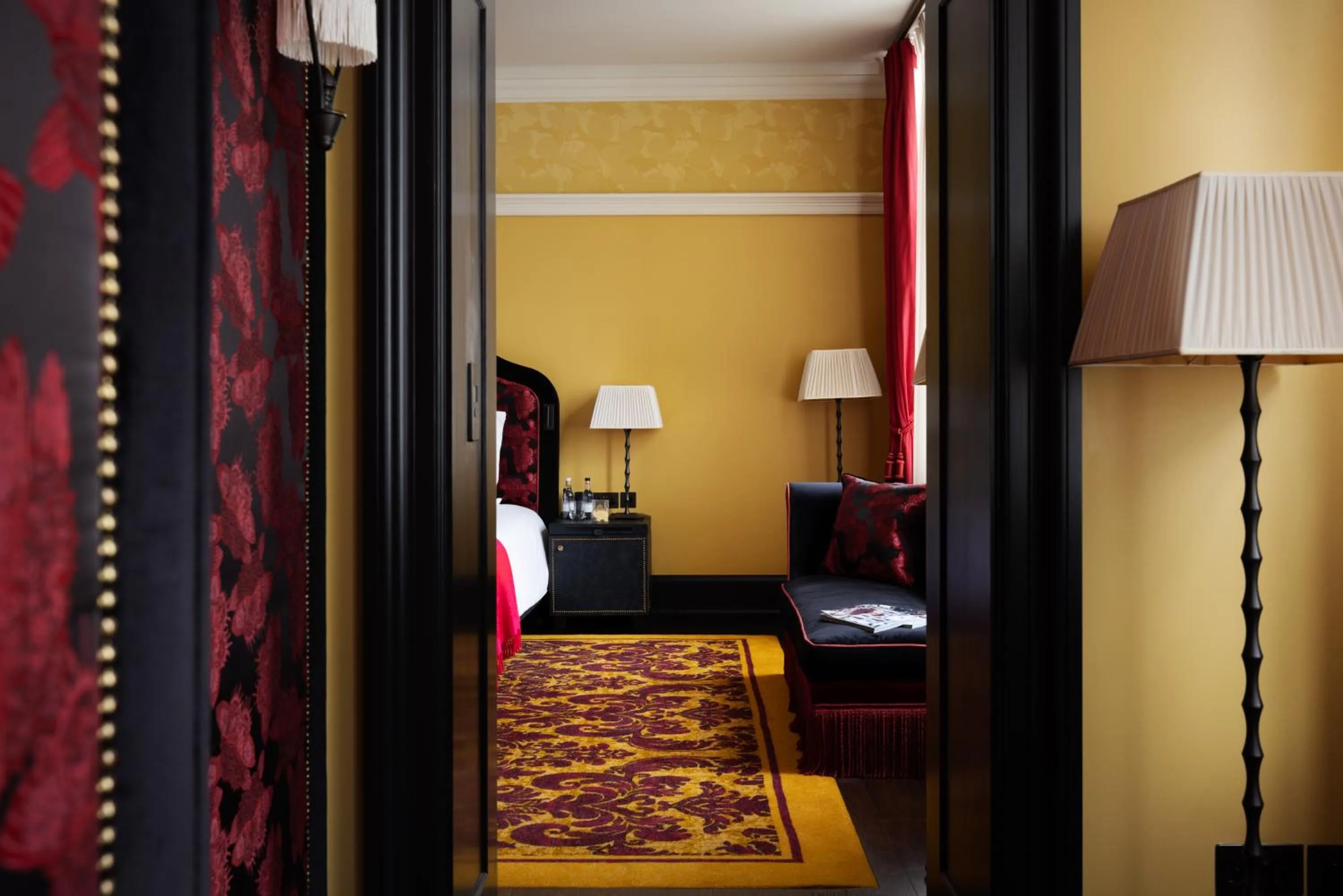 Bedroom, Bed in L'oscar London