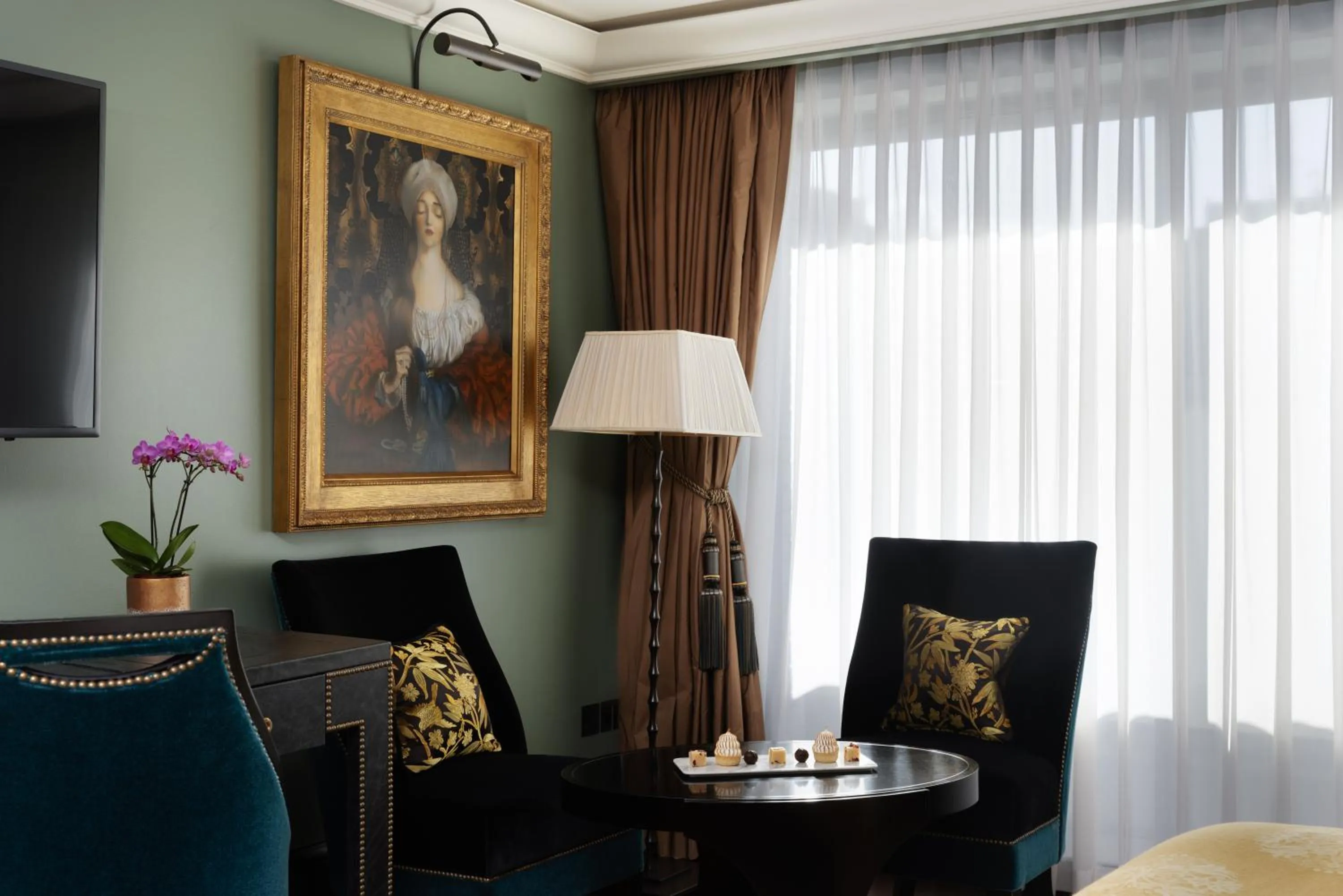 Decorative detail in L'oscar London