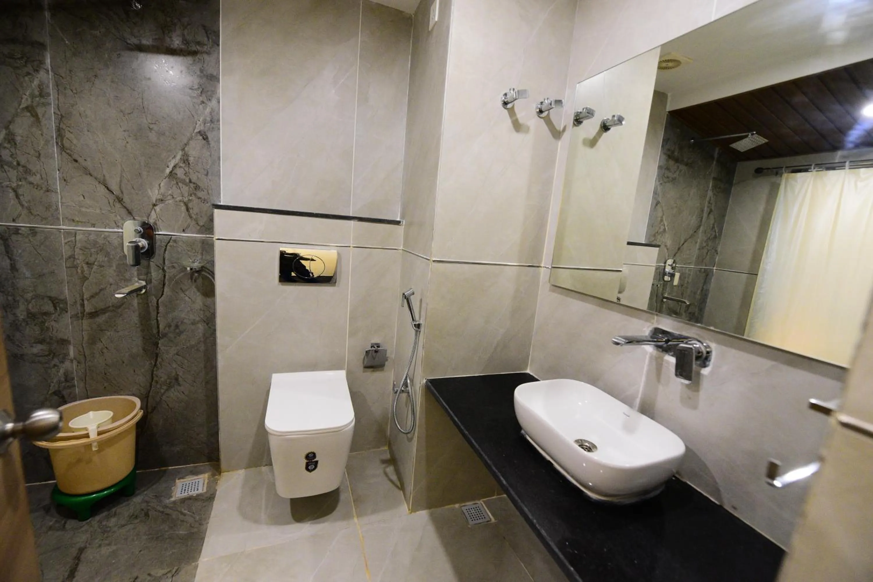 Bathroom in Hotel Puri Beach Resort Pvt Ltd