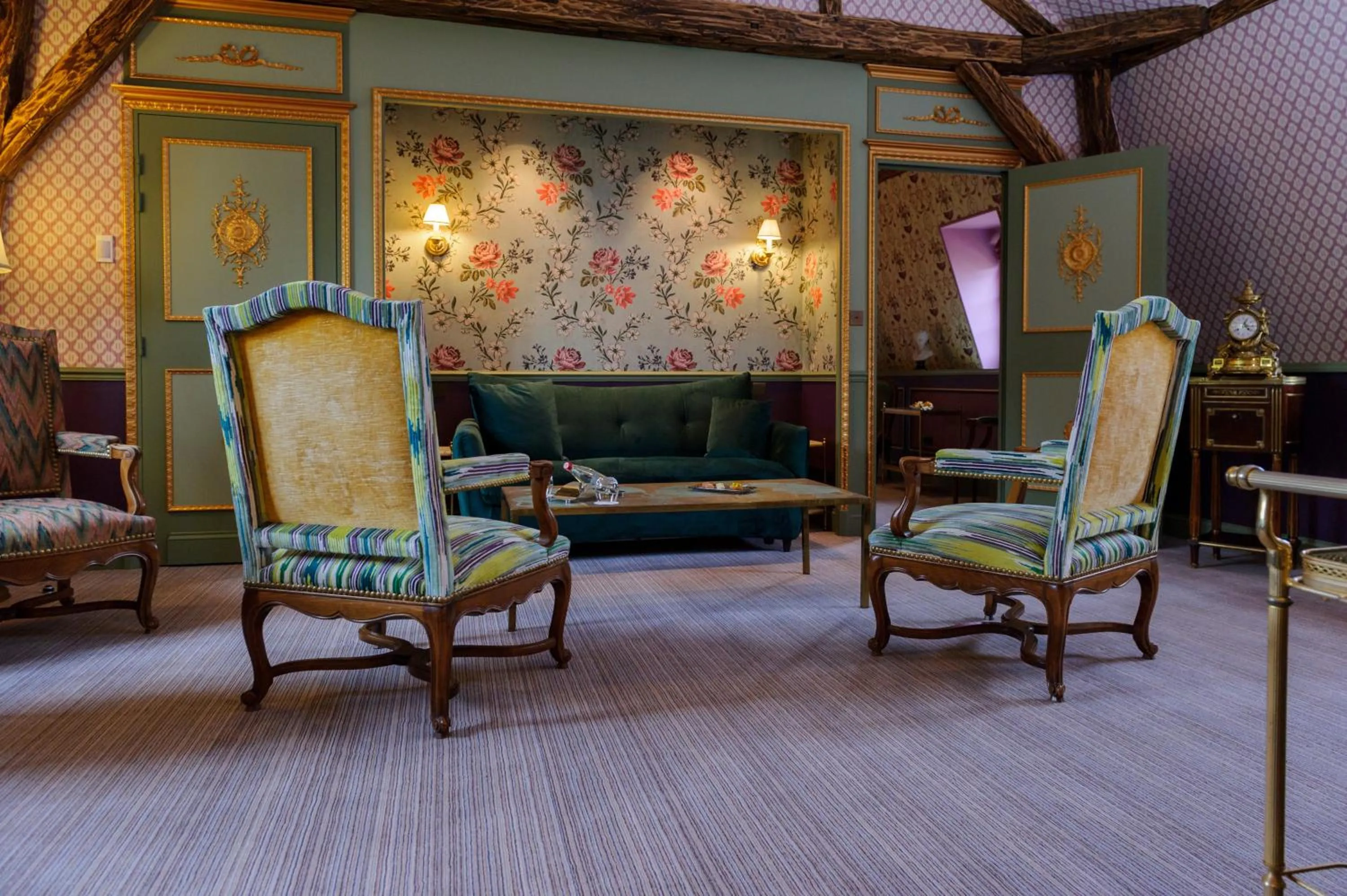 Living room in Château de Courcelles - Relais & Châteaux