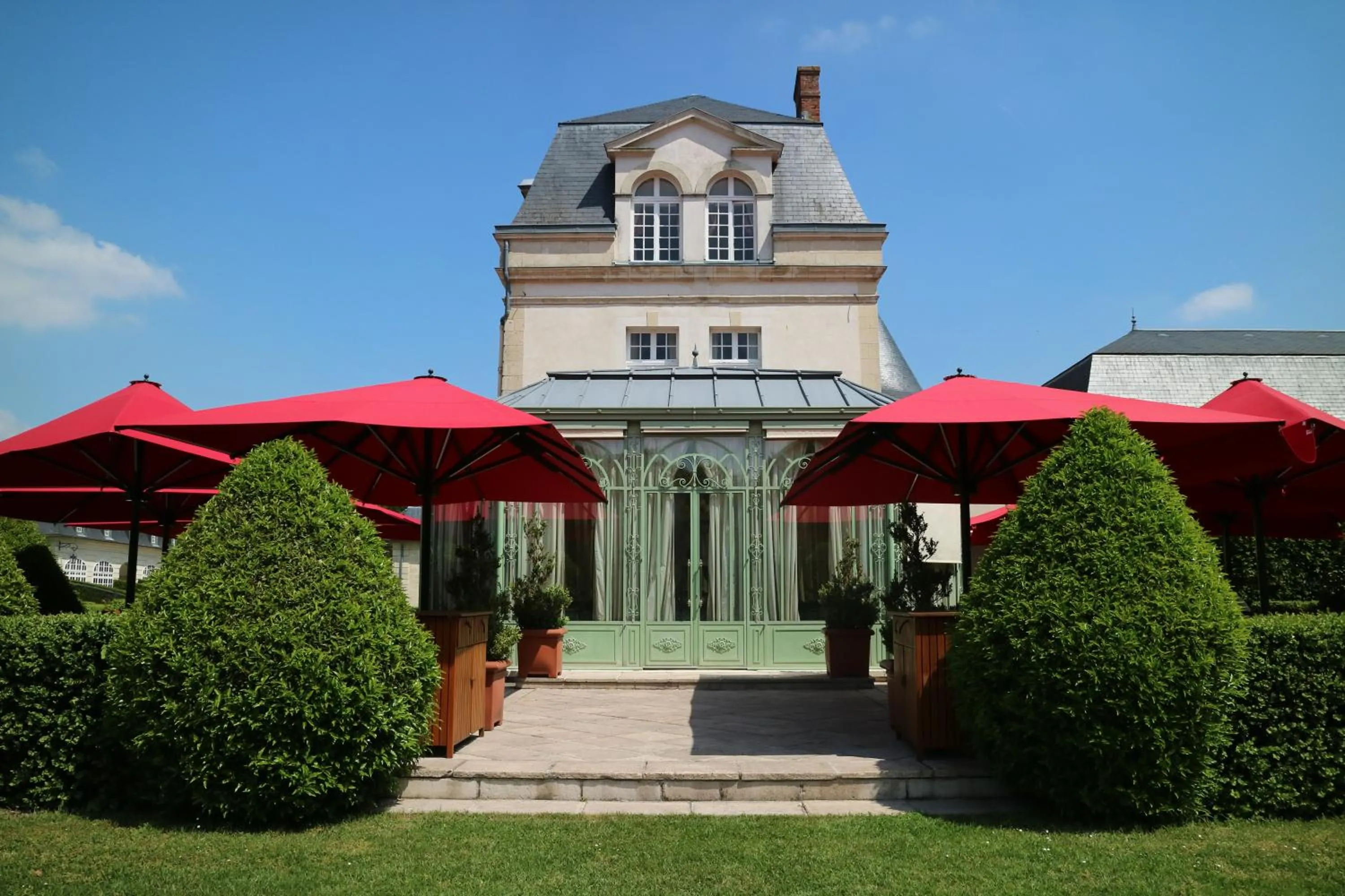 Patio in Château de Courcelles - Relais & Châteaux