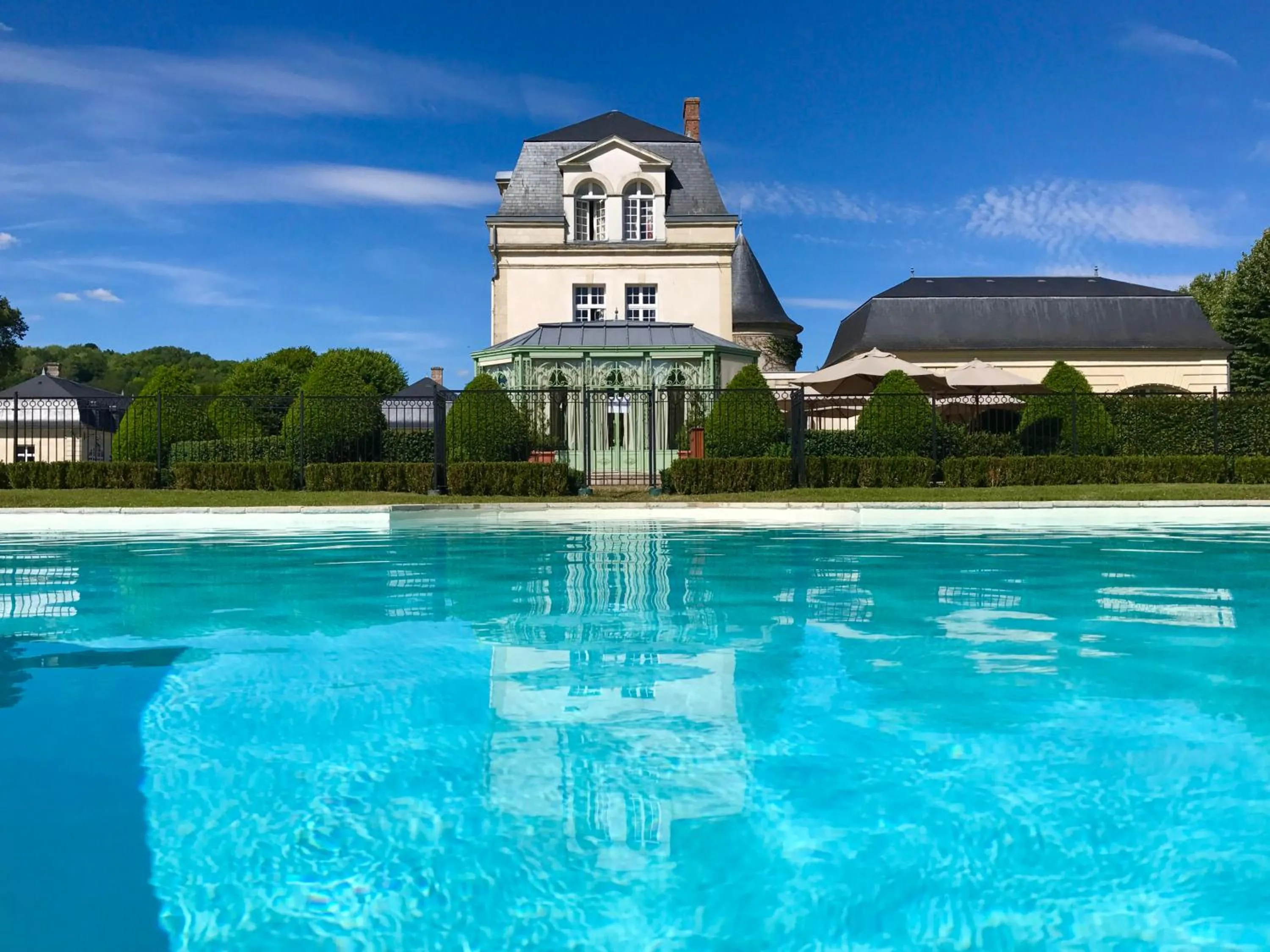 Swimming pool in Château de Courcelles - Relais & Châteaux