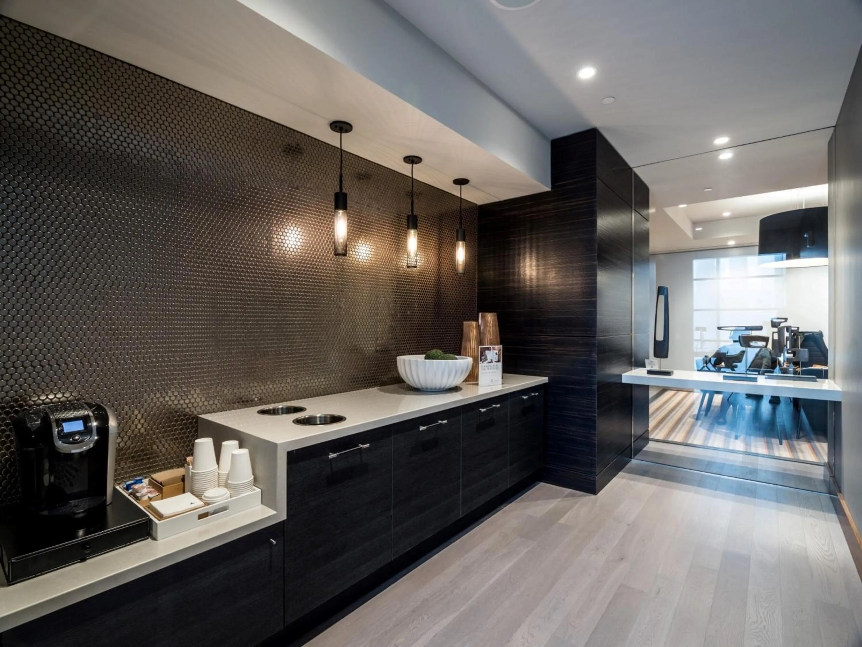 Area and facilities in Global Luxury Suites at Reston Town Center