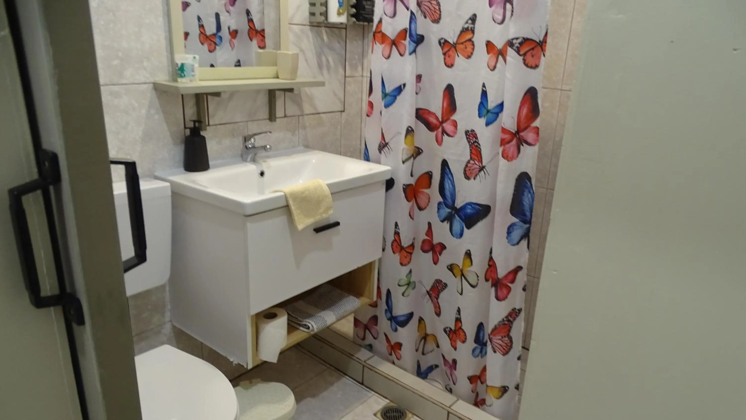 Toilet in Artemis GreenHill