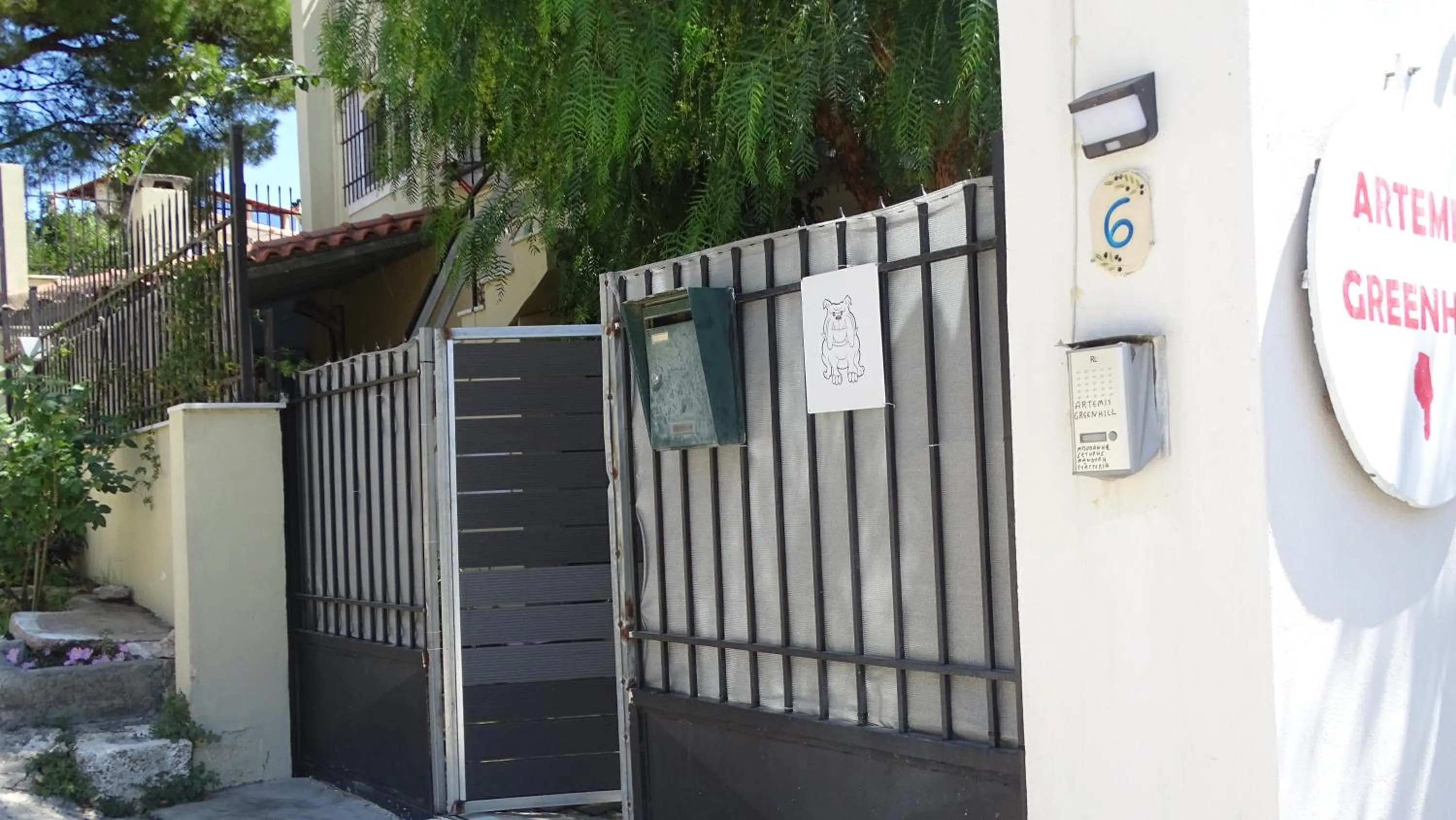 Facade/entrance in Artemis GreenHill