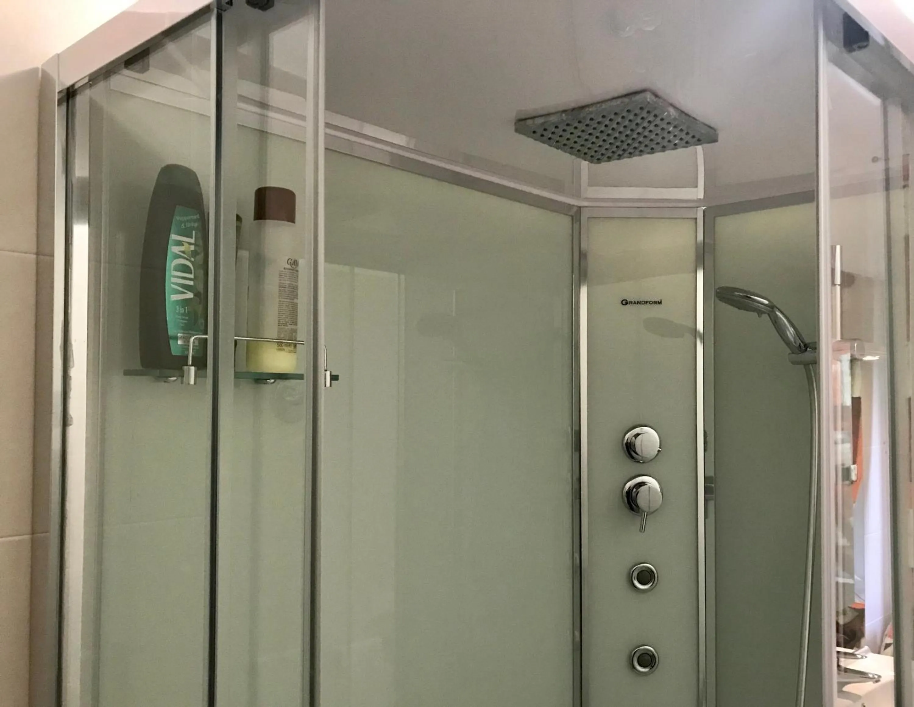 Shower in Dimora del Riccio