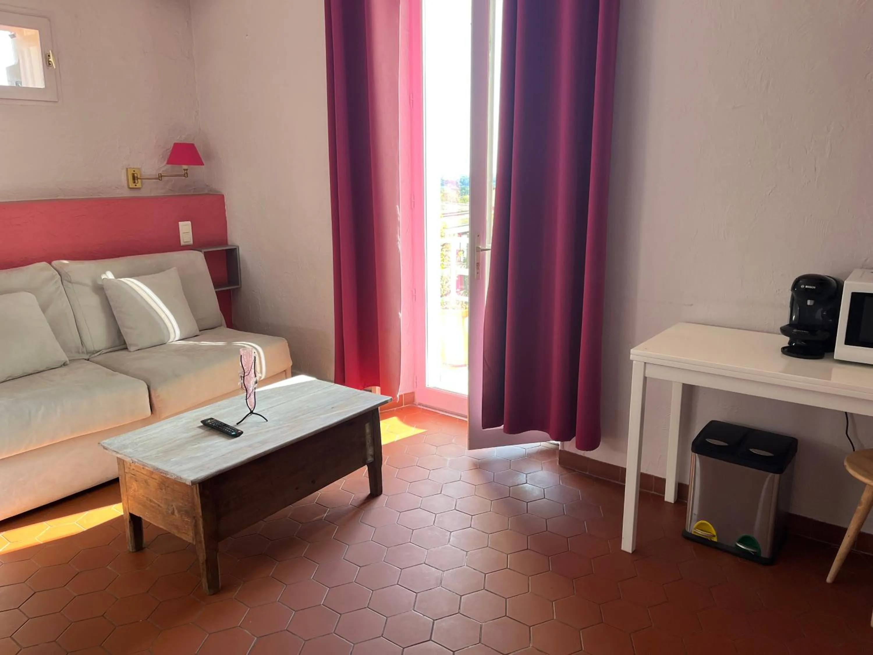 Living room in La Villa Roseraie , Hôtel Familial OUVERT TOUTE L ANNEE