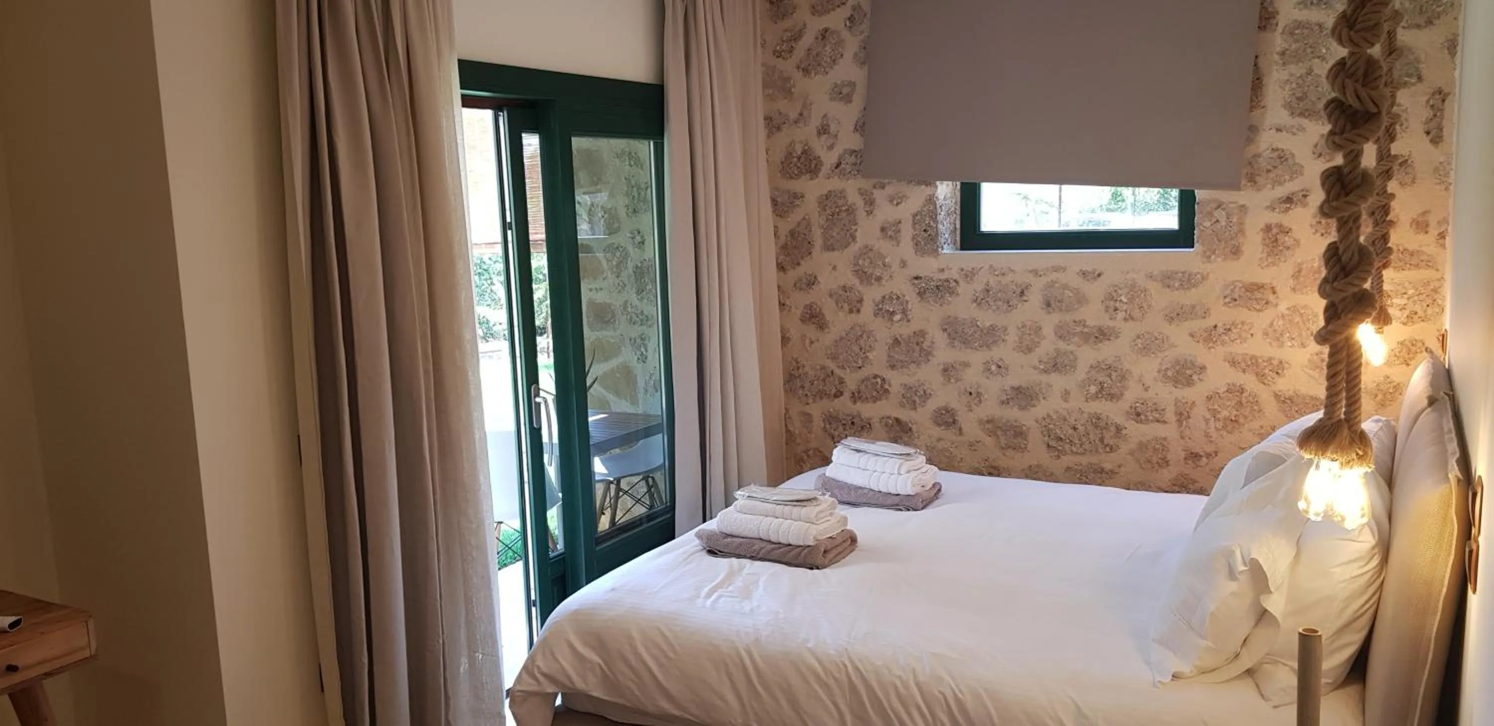 Bed in Therme Sea Luxury Lodge