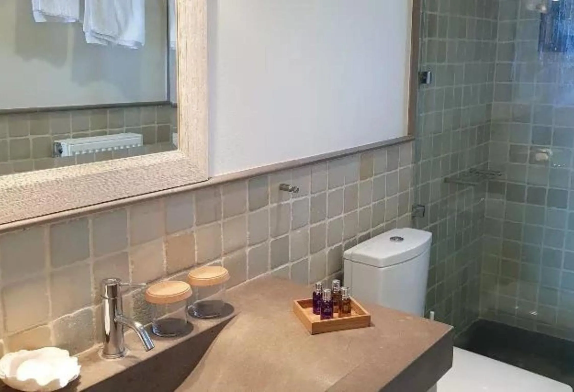 Toilet in Therme Sea Luxury Lodge