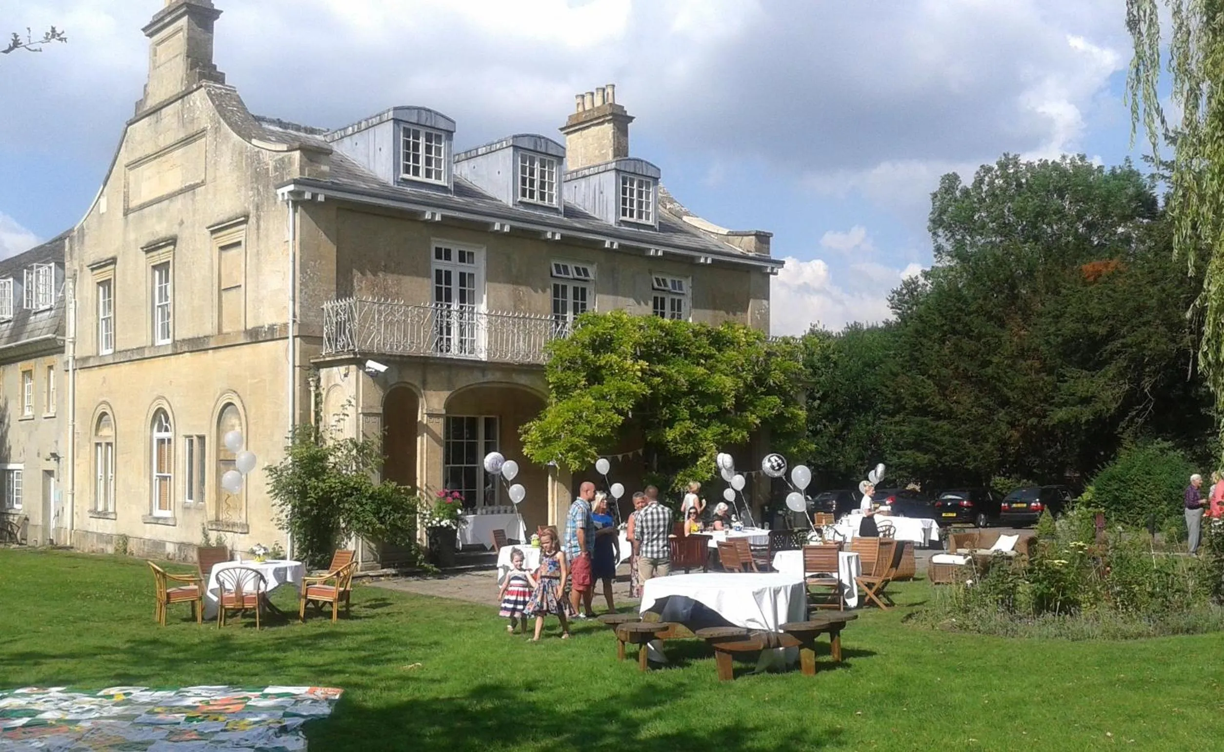 Patio in Chiseldon House Hotel