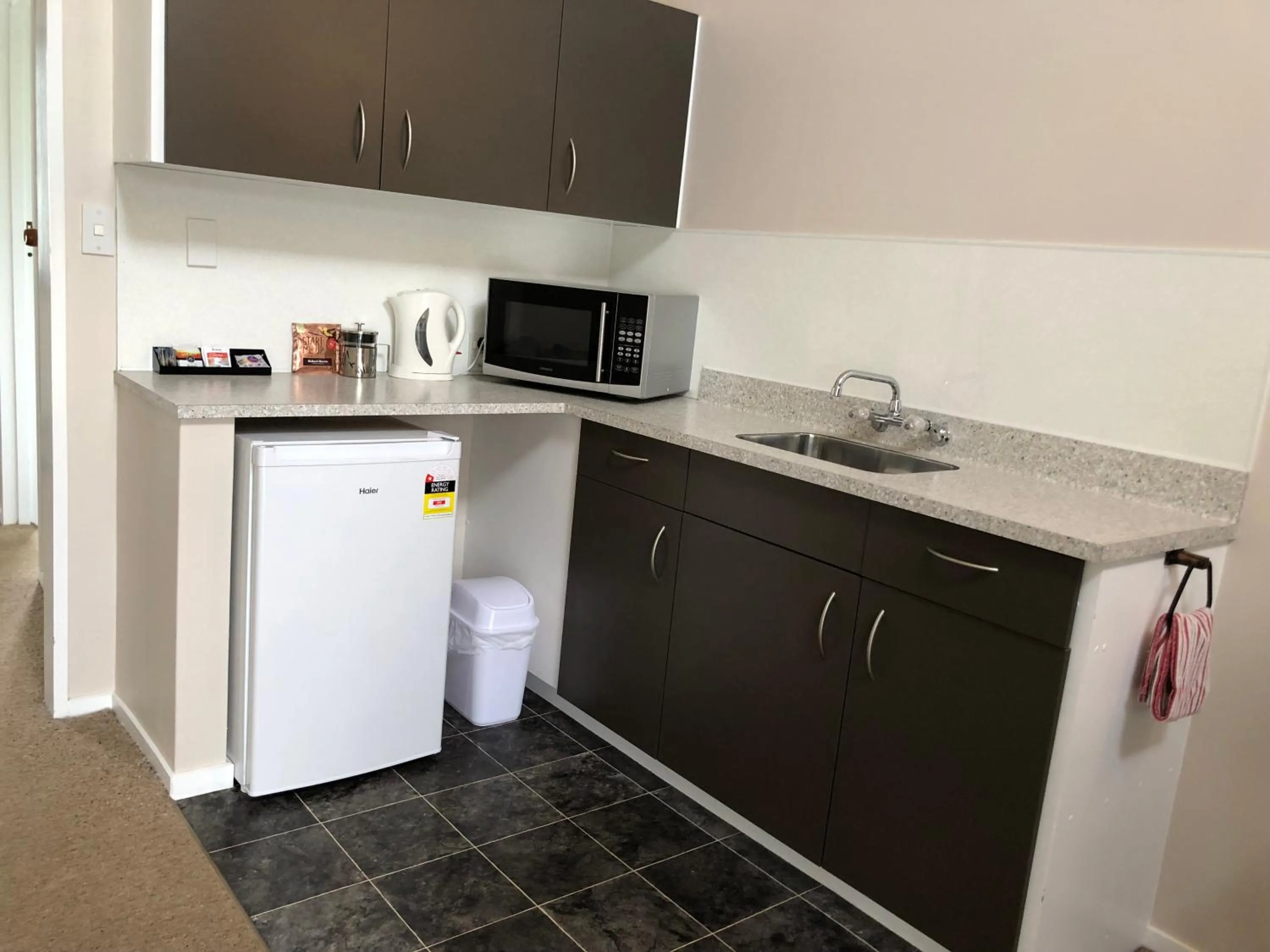 Kitchen or kitchenette in Bulls Motel & Holiday Park
