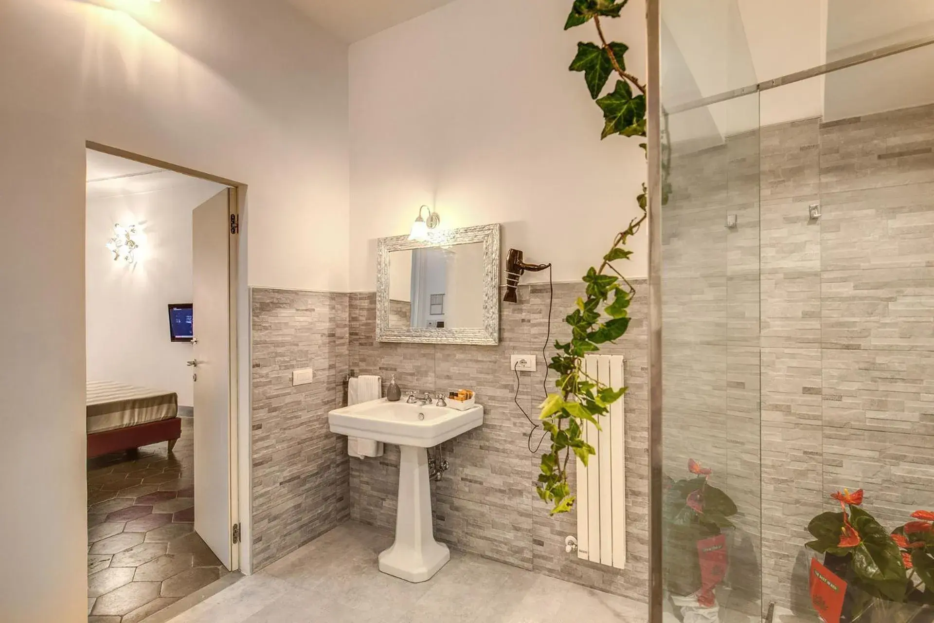 Deluxe Double or Twin Room in Feronia Guest house Deluxe Double or Twin Room in Feronia Guest house