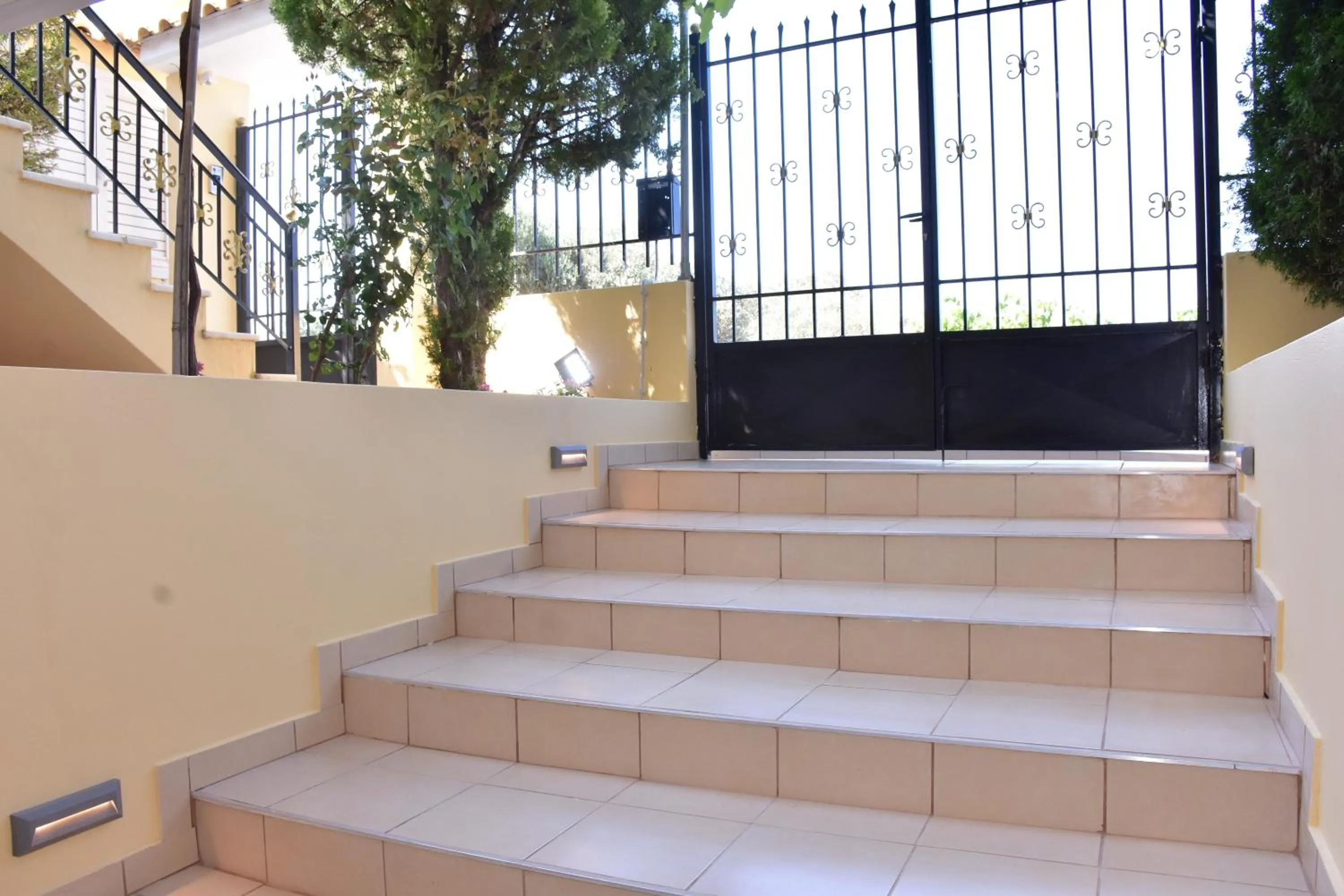 Facade/entrance in Keratea Apartment Athens Airport