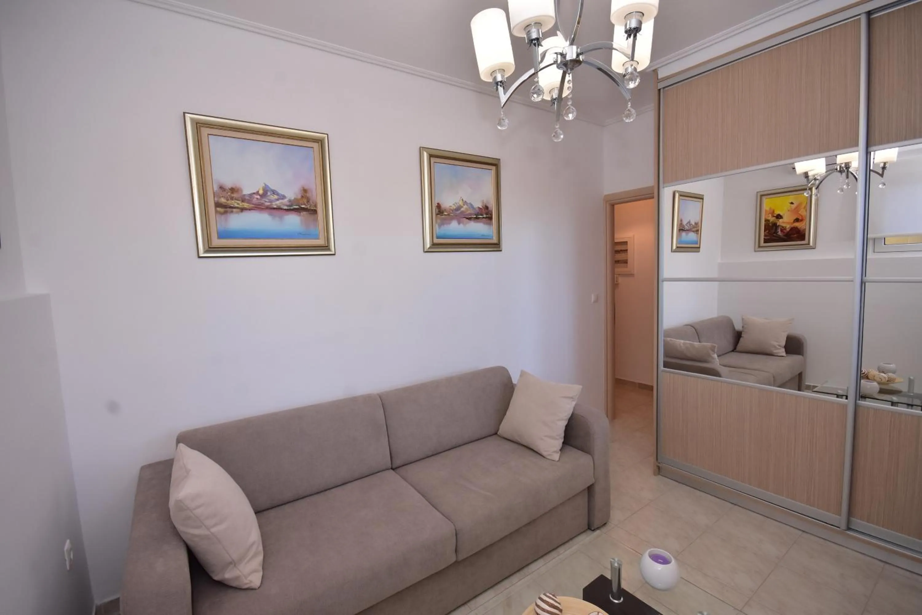 TV and multimedia in Keratea Apartment Athens Airport