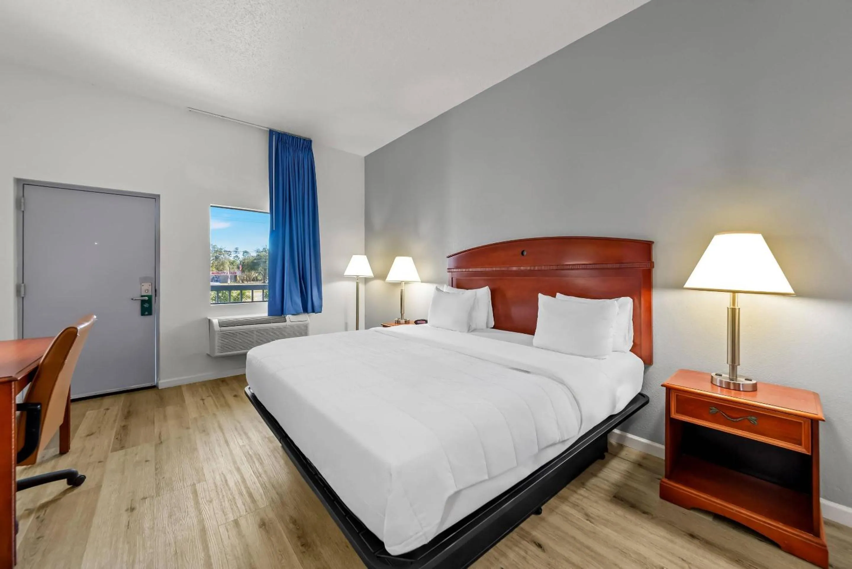 Bedroom, Bed in Quality Inn Weeki Wachee - Spring Hill