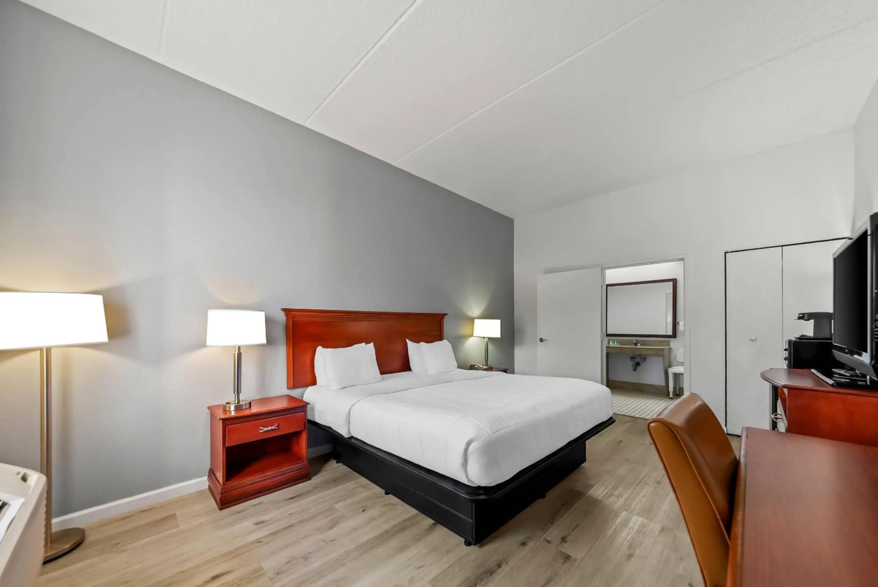 Bedroom, Bed in Quality Inn Weeki Wachee - Spring Hill