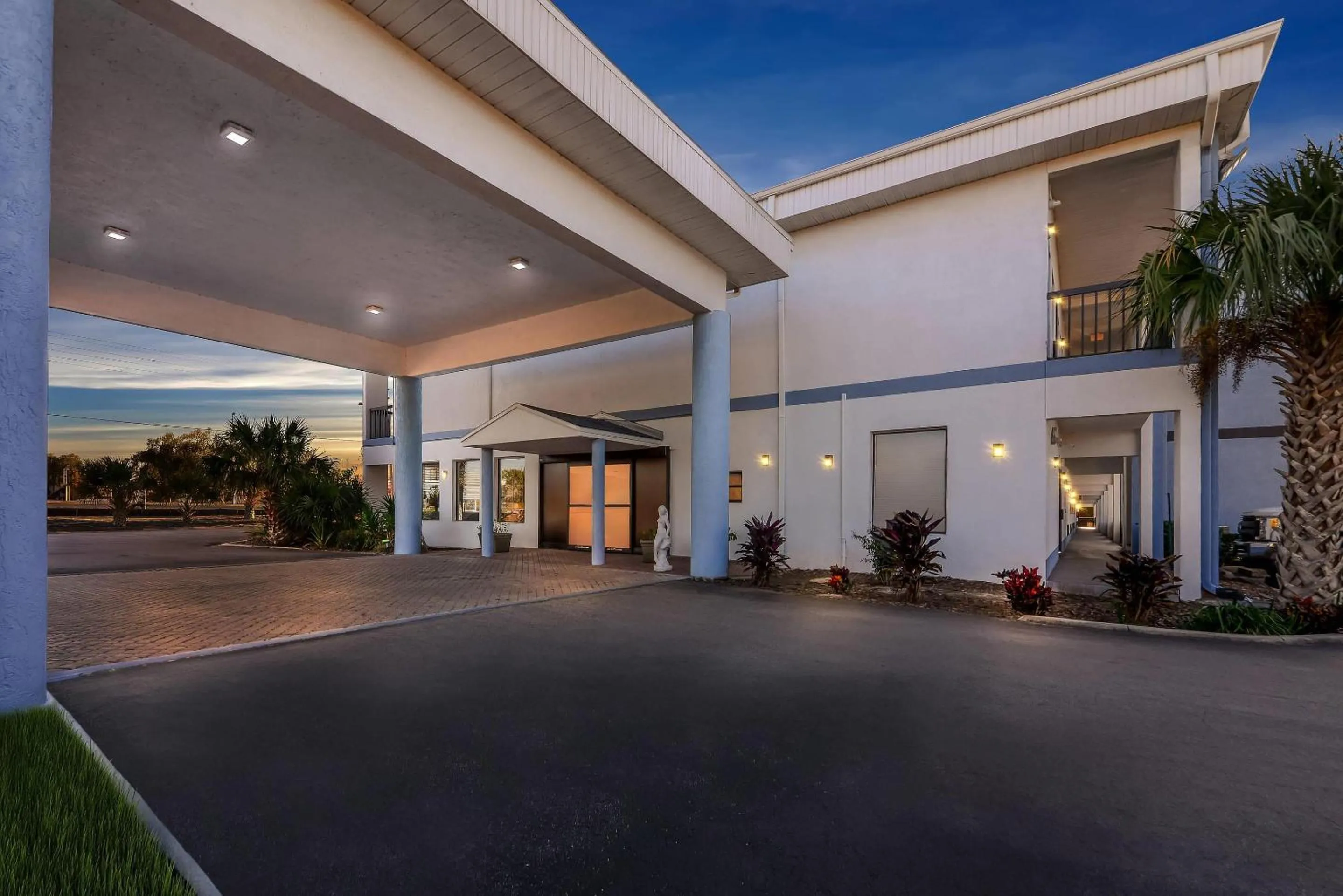 Property building in Quality Inn Weeki Wachee - Spring Hill