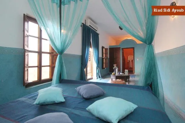 Inner courtyard view, Bed in Riad Sidi Ayoub