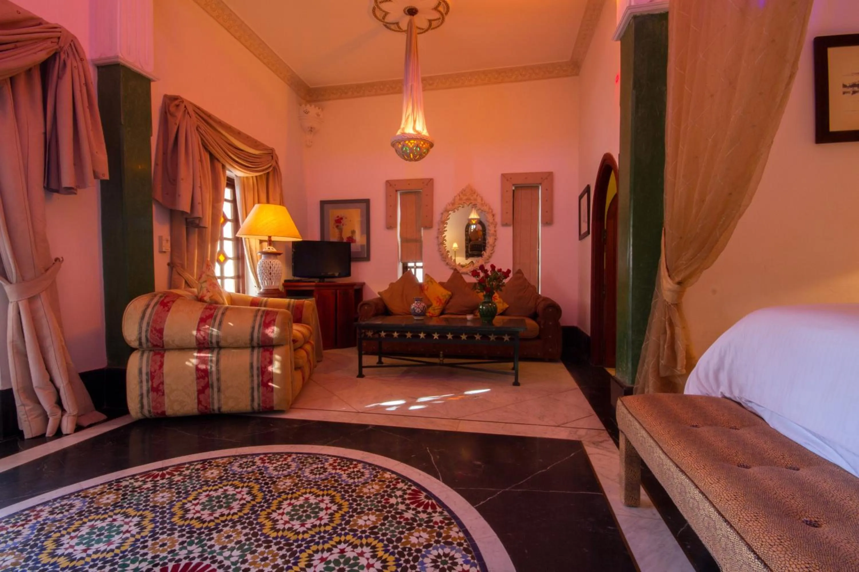 Seating area, Bed in Palais Dar Donab