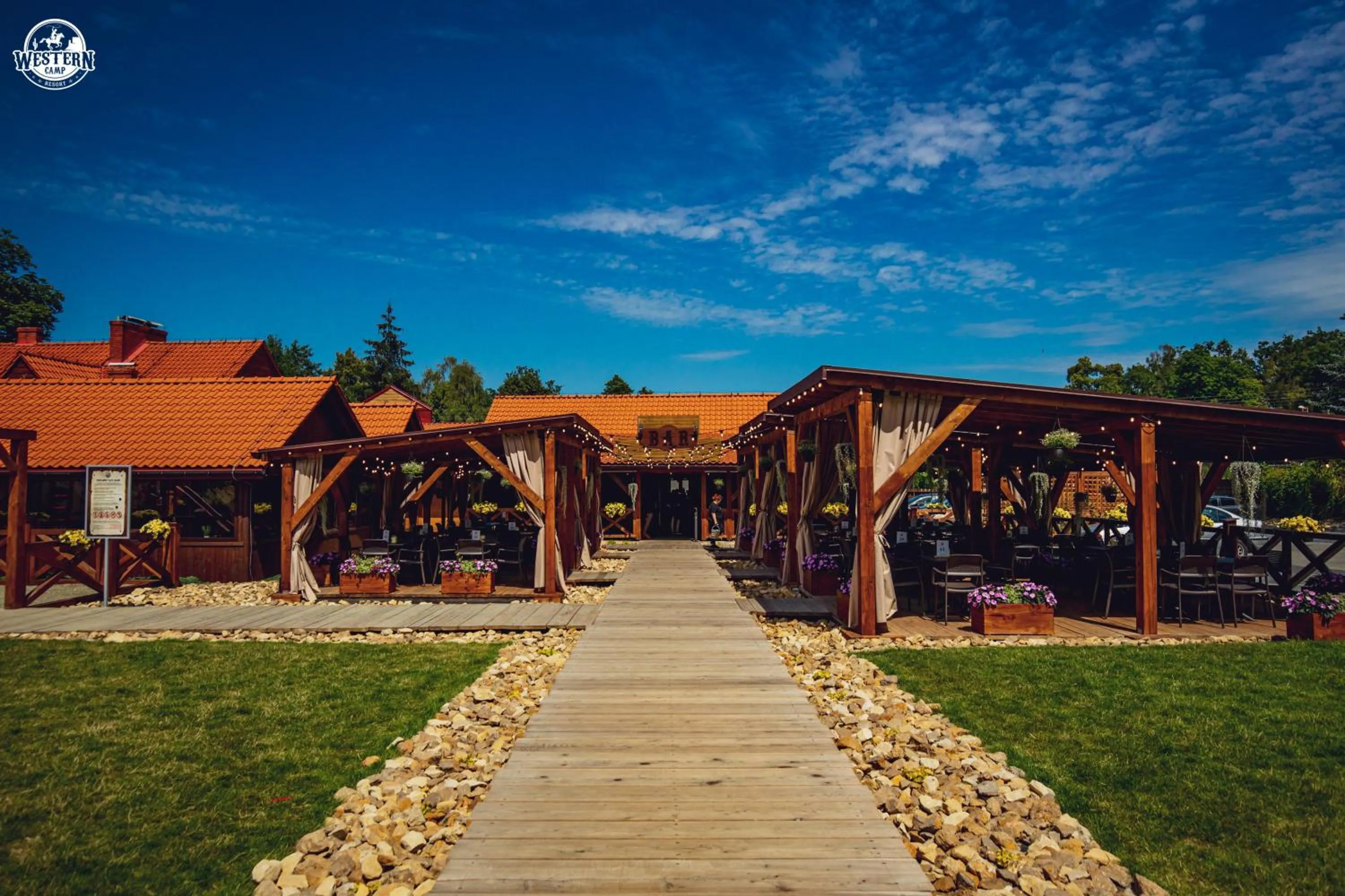 Restaurant/places to eat in Western Camp Resort