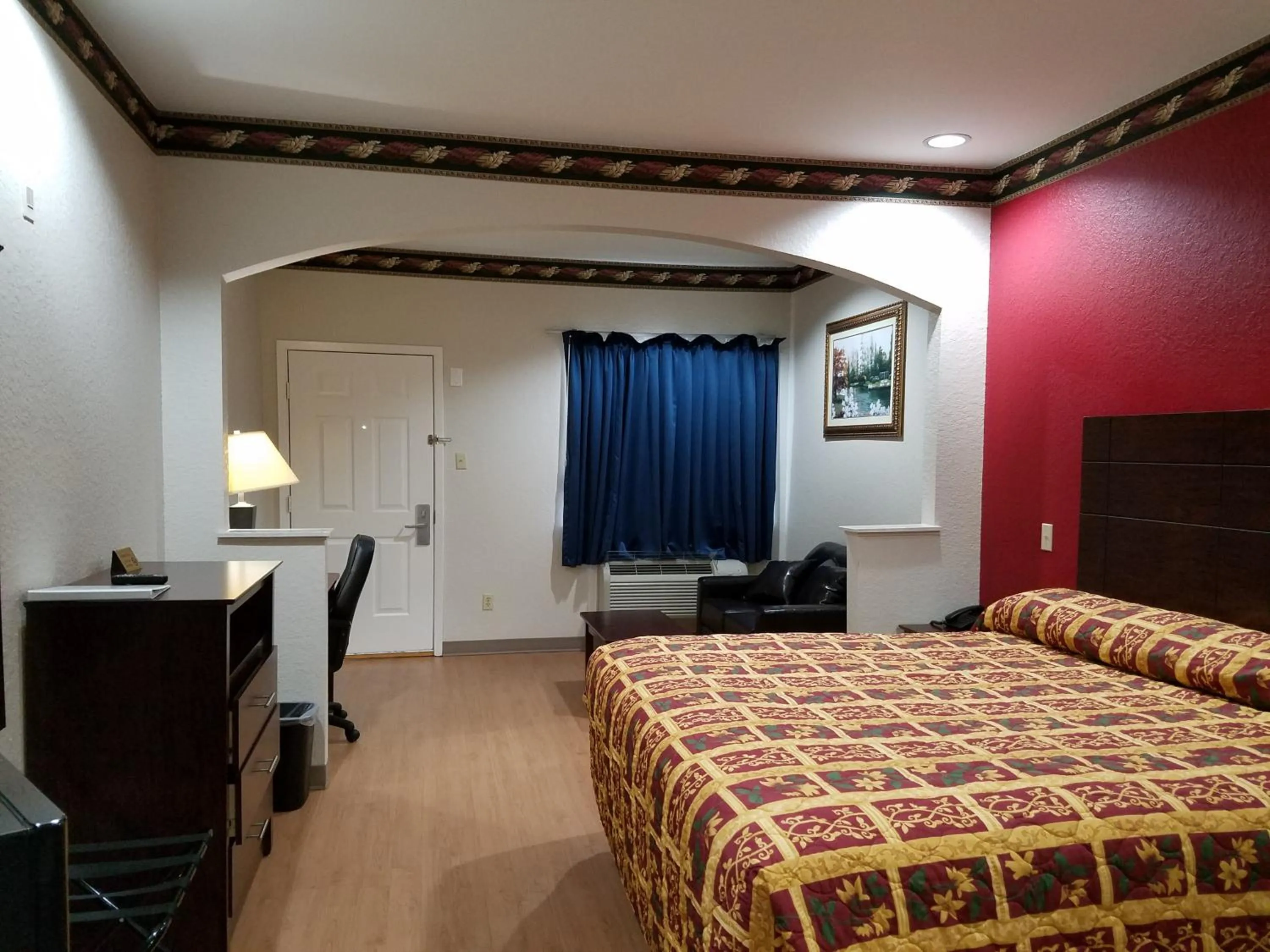 Bed in Scott Inn & Suites - Downtown Houston