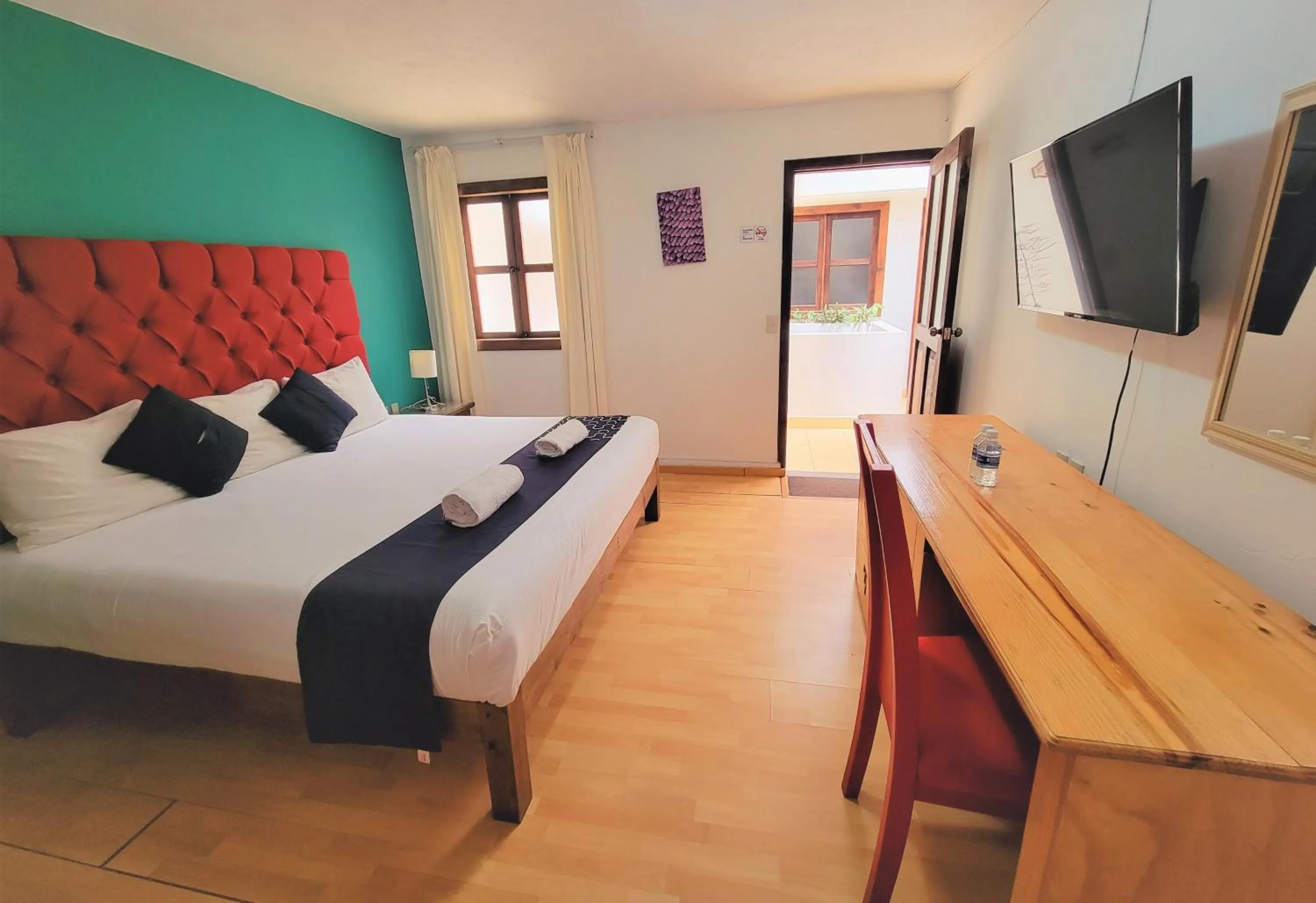 Photo of the whole room, Bed in Jardines de Luz