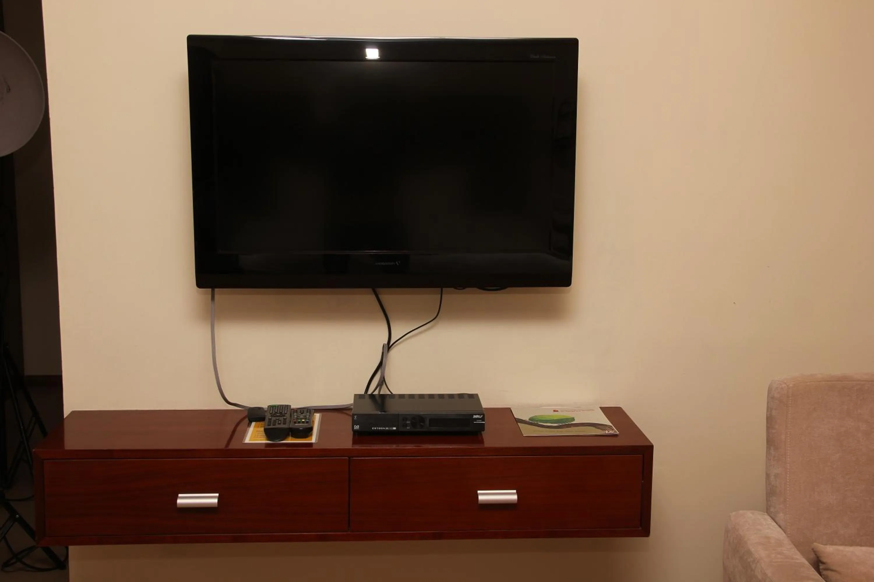 TV and multimedia in The Aures (formerly known as Keys Select The Aures)