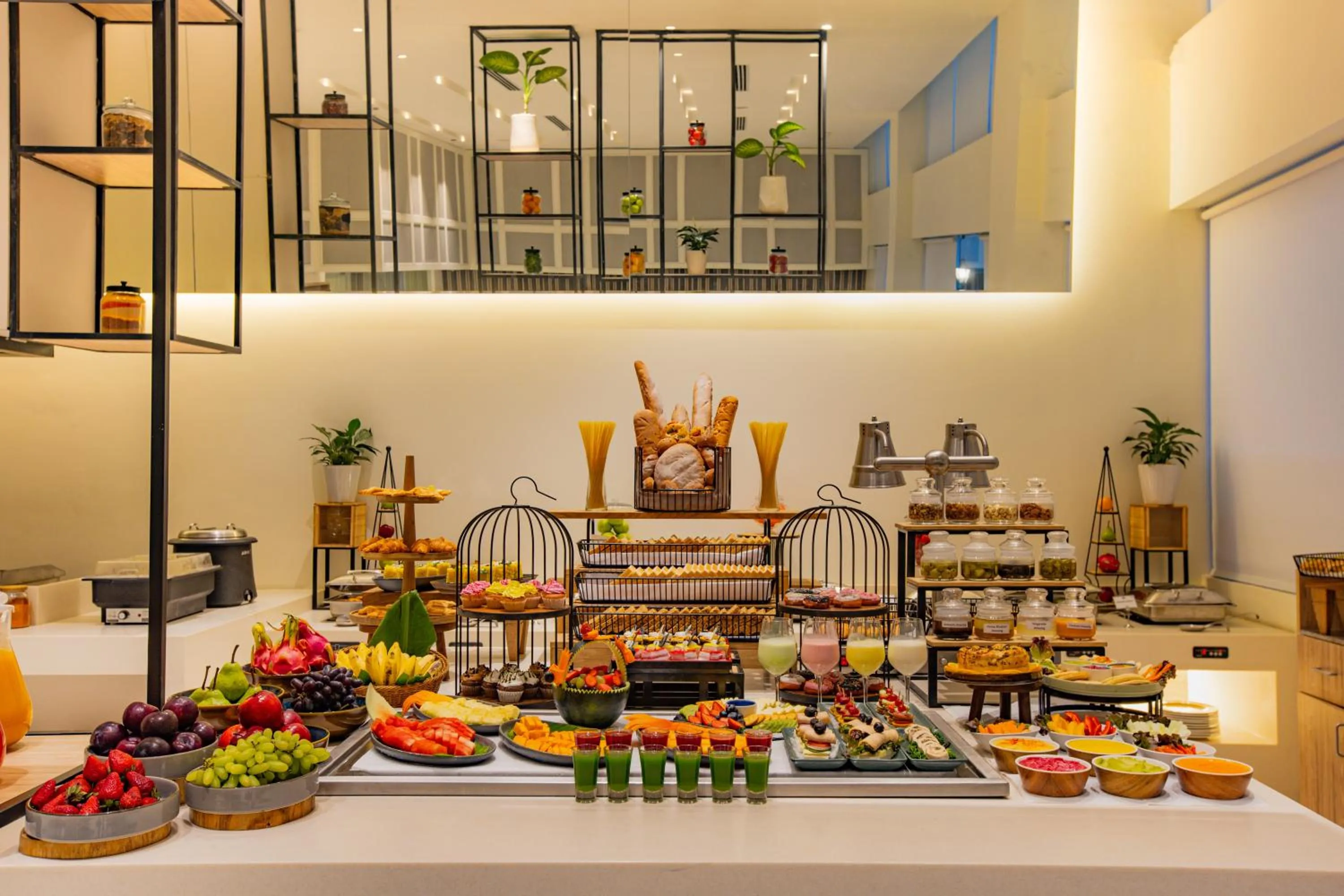 Restaurant/places to eat in Keys Prima by Lemon Tree Hotels, Pimpri, Pune