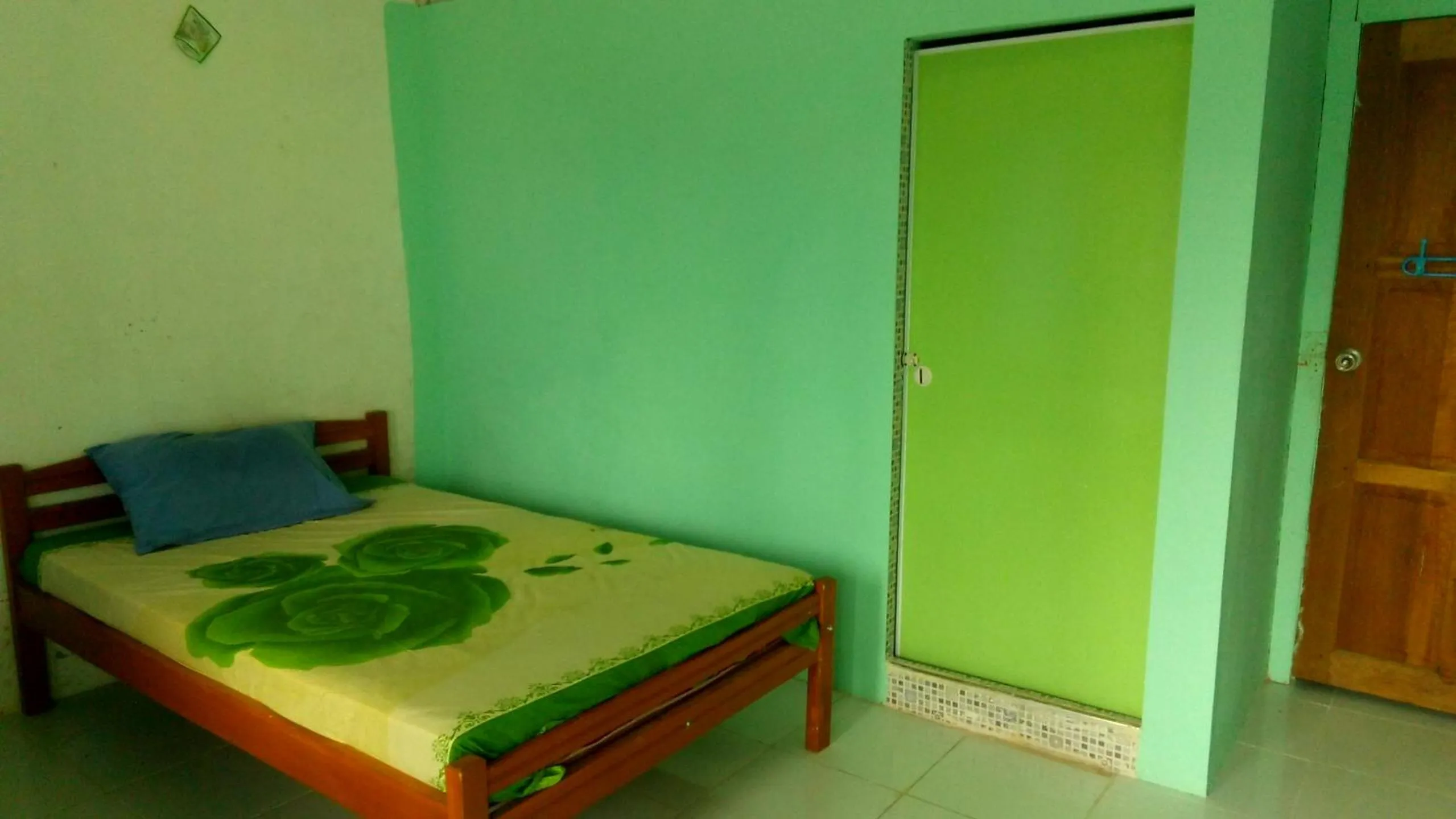 Photo of the whole room in Crystall Guesthouse