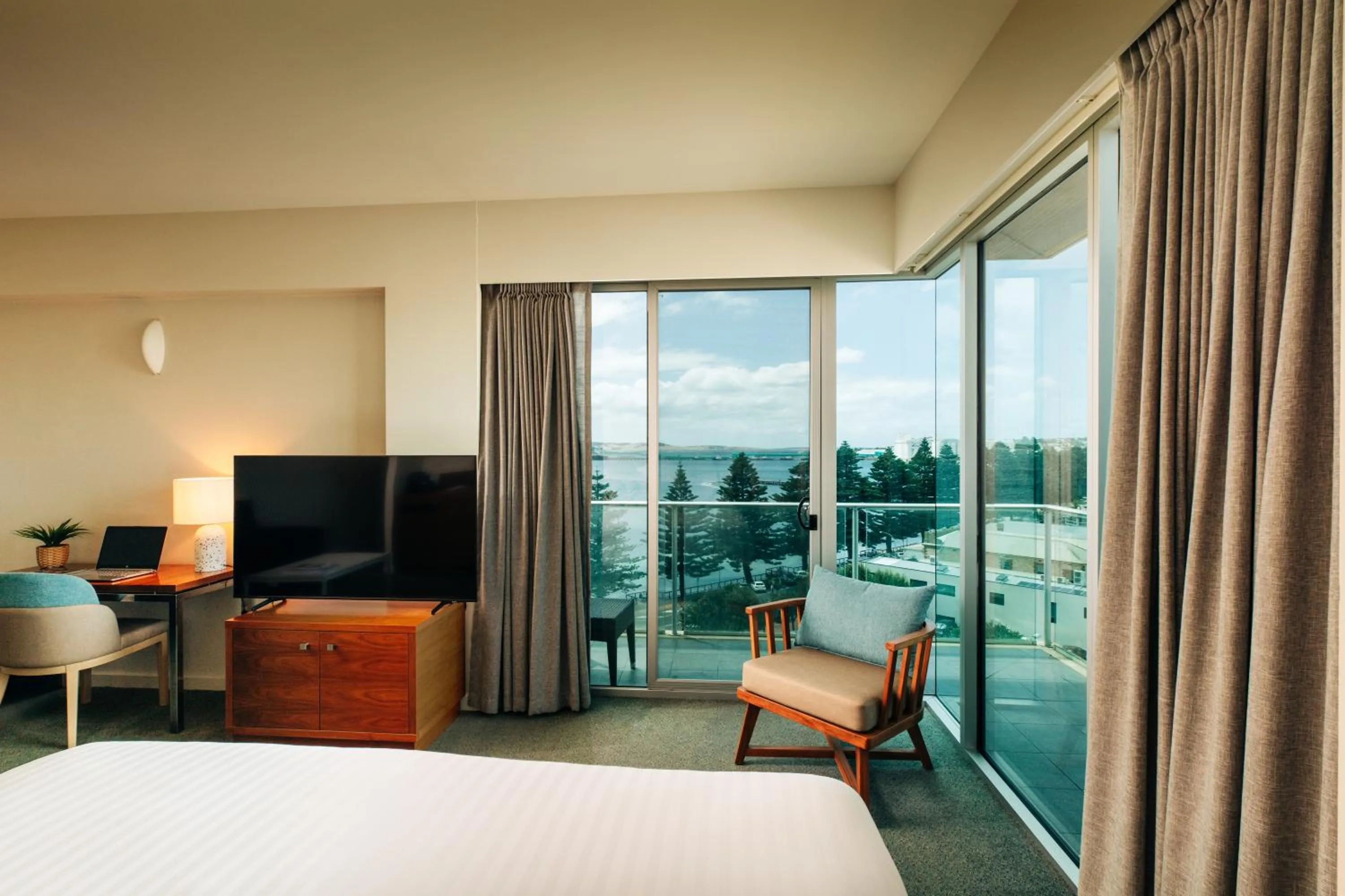 Bed in Port Lincoln Hotel