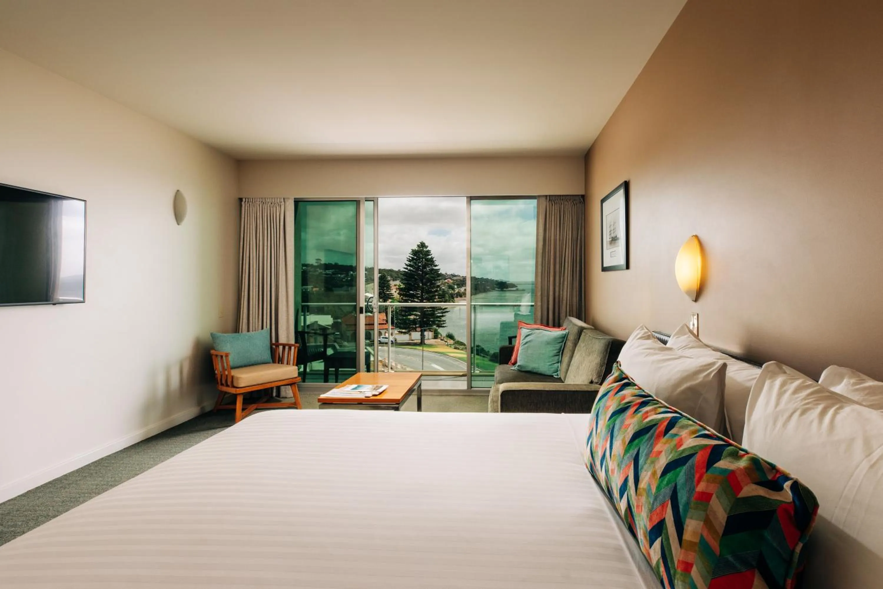 Bed in Port Lincoln Hotel