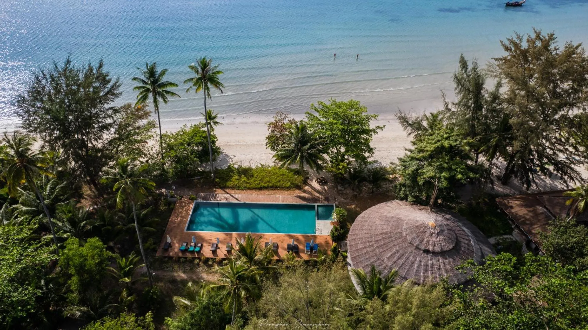 Beach in Pawapi Beach Resort Koh Mook