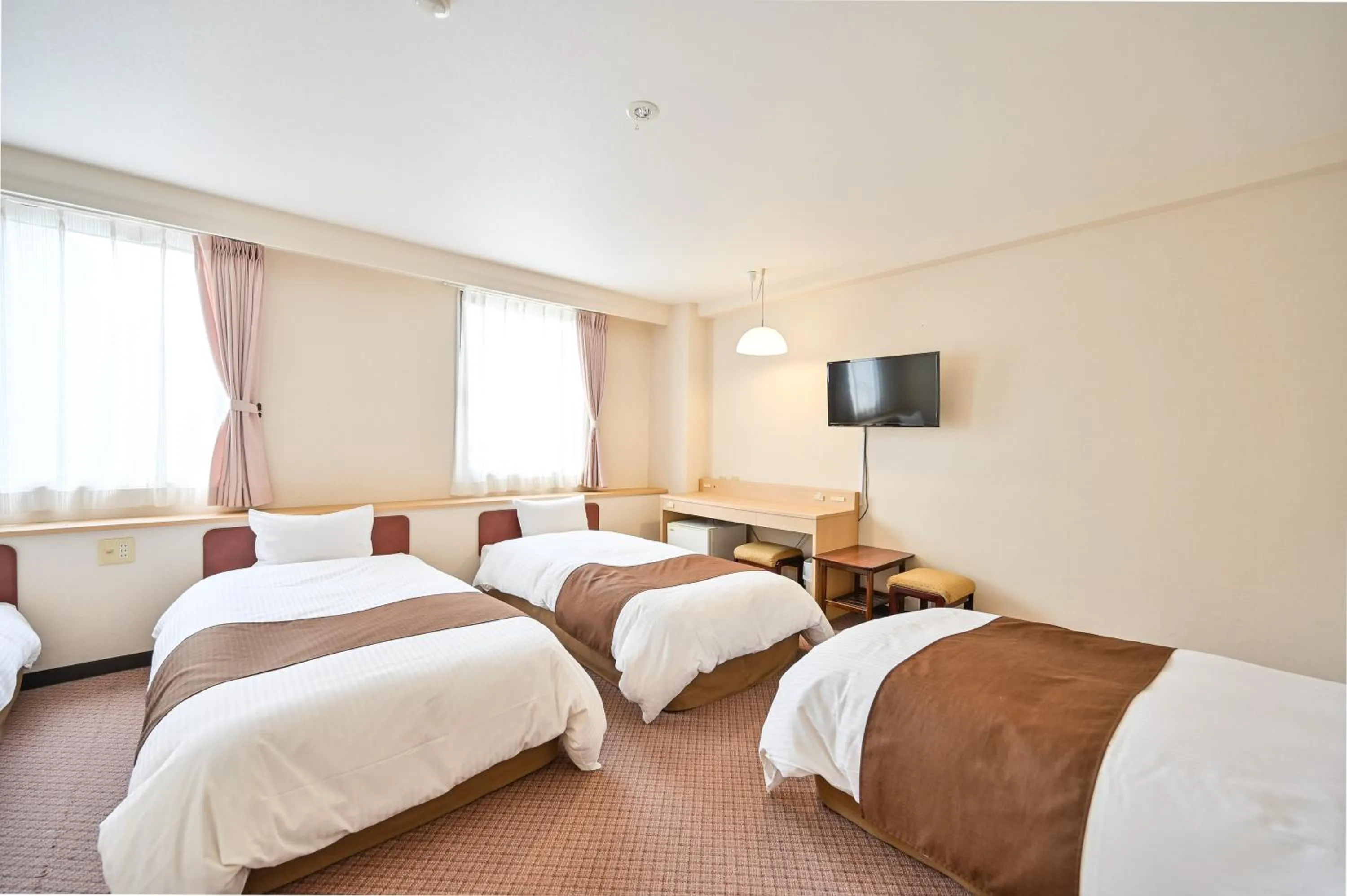 Photo of the whole room, Bed in Kagoshima Daiichi Hotel Kamoike