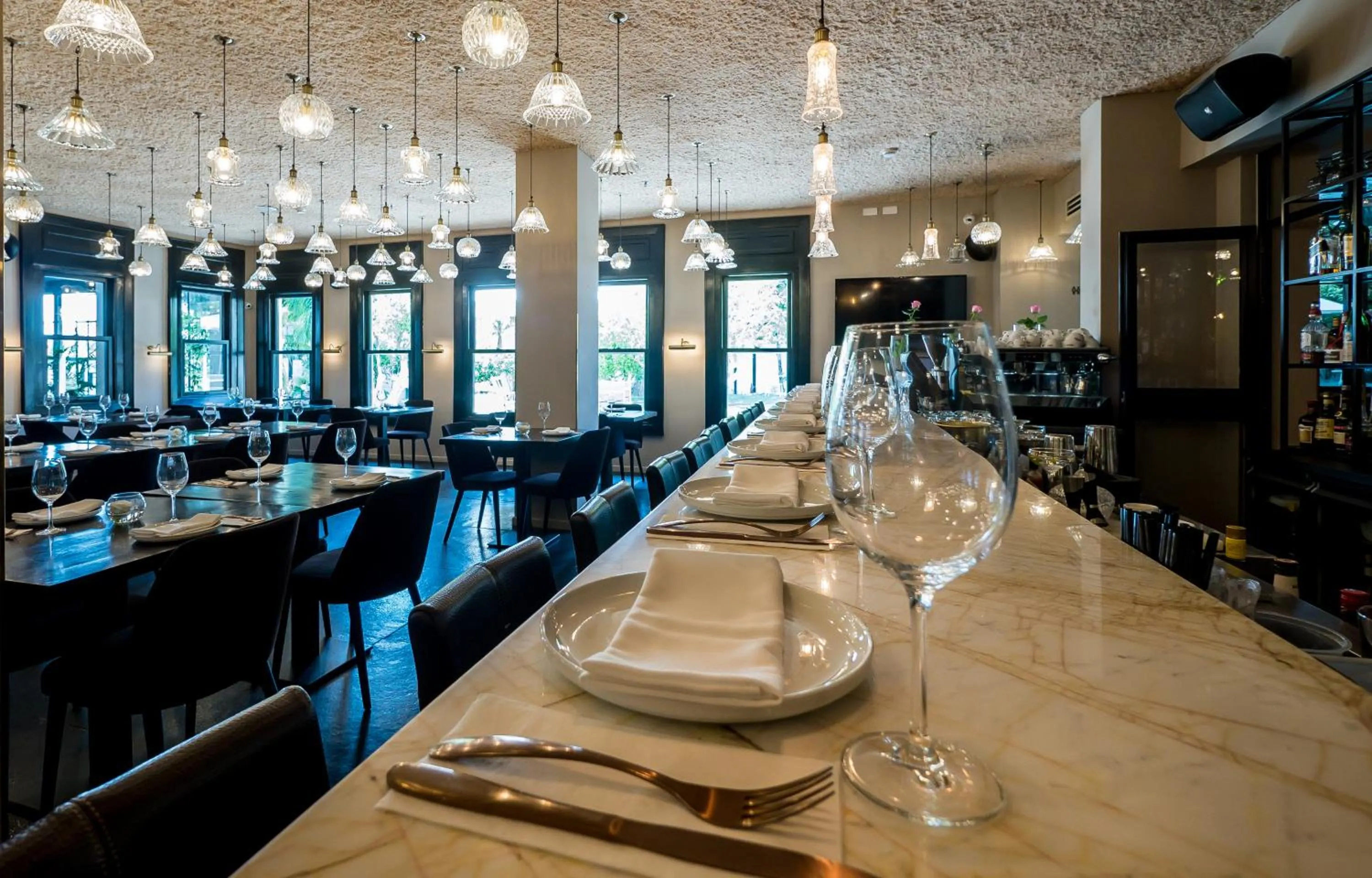 Restaurant/places to eat in Lear Sense Hotel