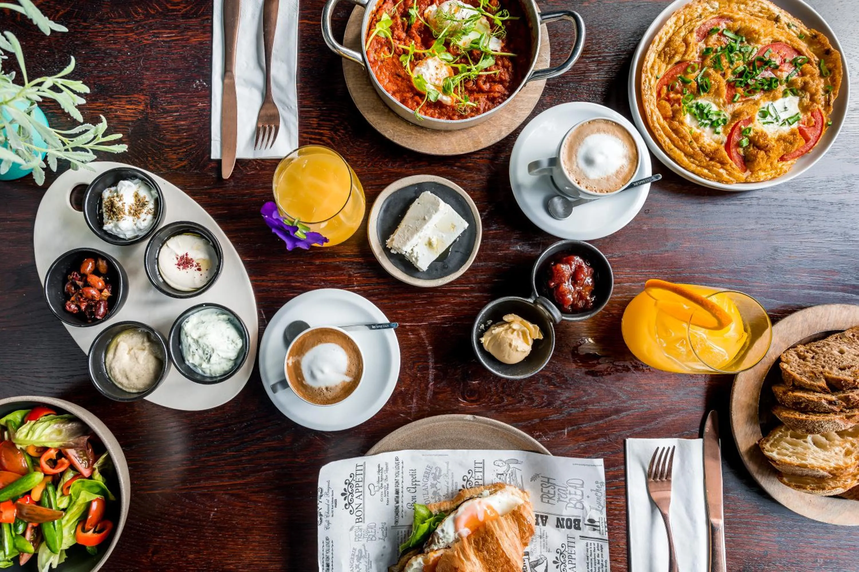 Food and drinks in Lear Sense Hotel