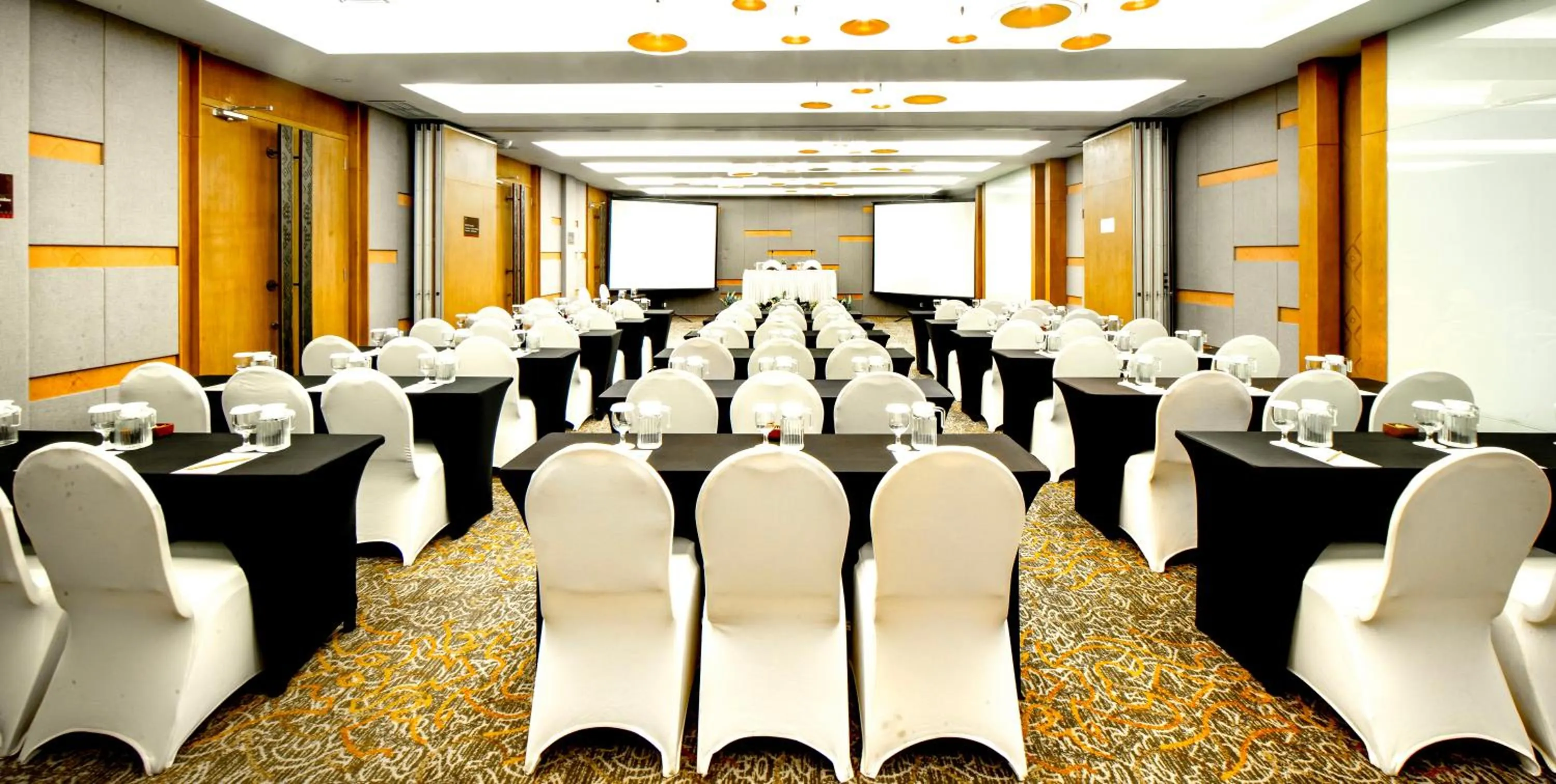 Meeting/conference room in Aruna Senggigi Resort & Convention