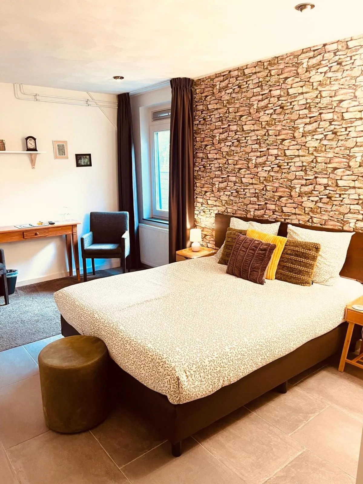 furniture, Bed in Gasterij Hotel Dennenoord