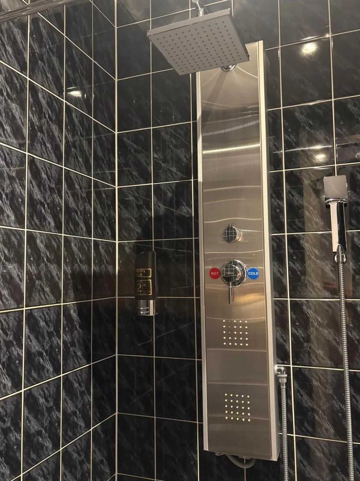 Shower in Gasterij Hotel Dennenoord