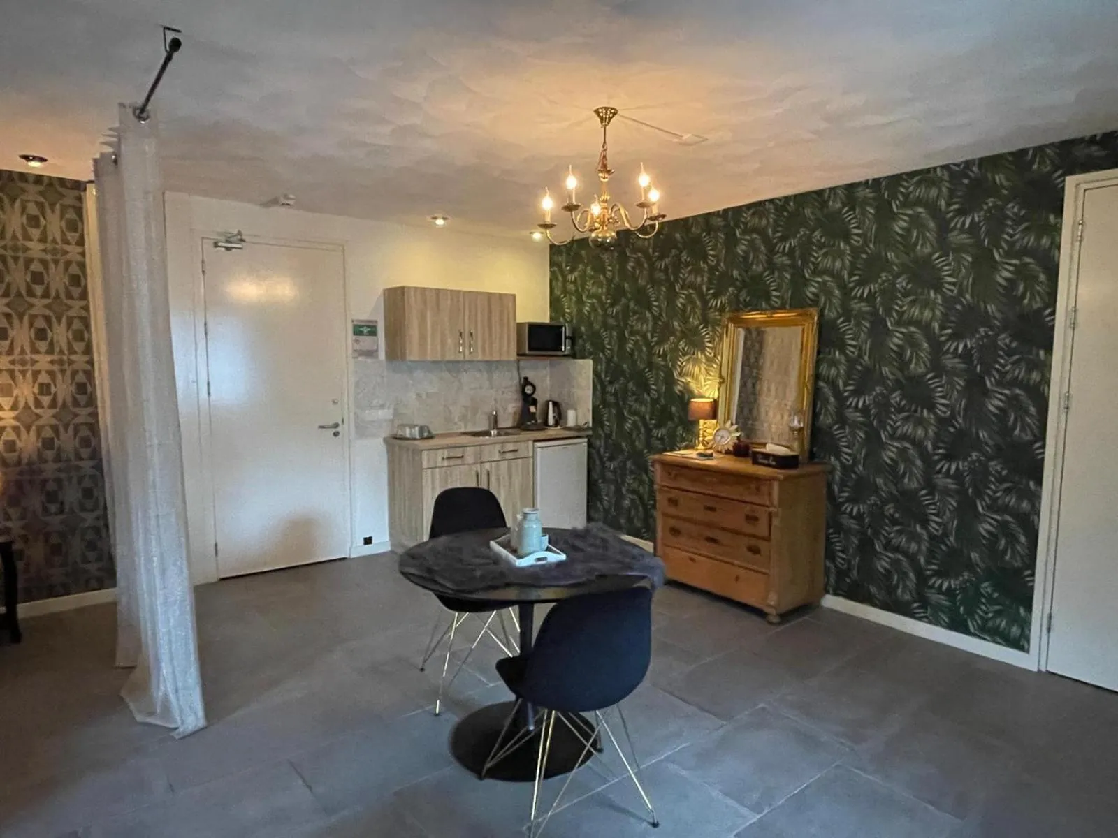 Kitchen or kitchenette in Gasterij Hotel Dennenoord