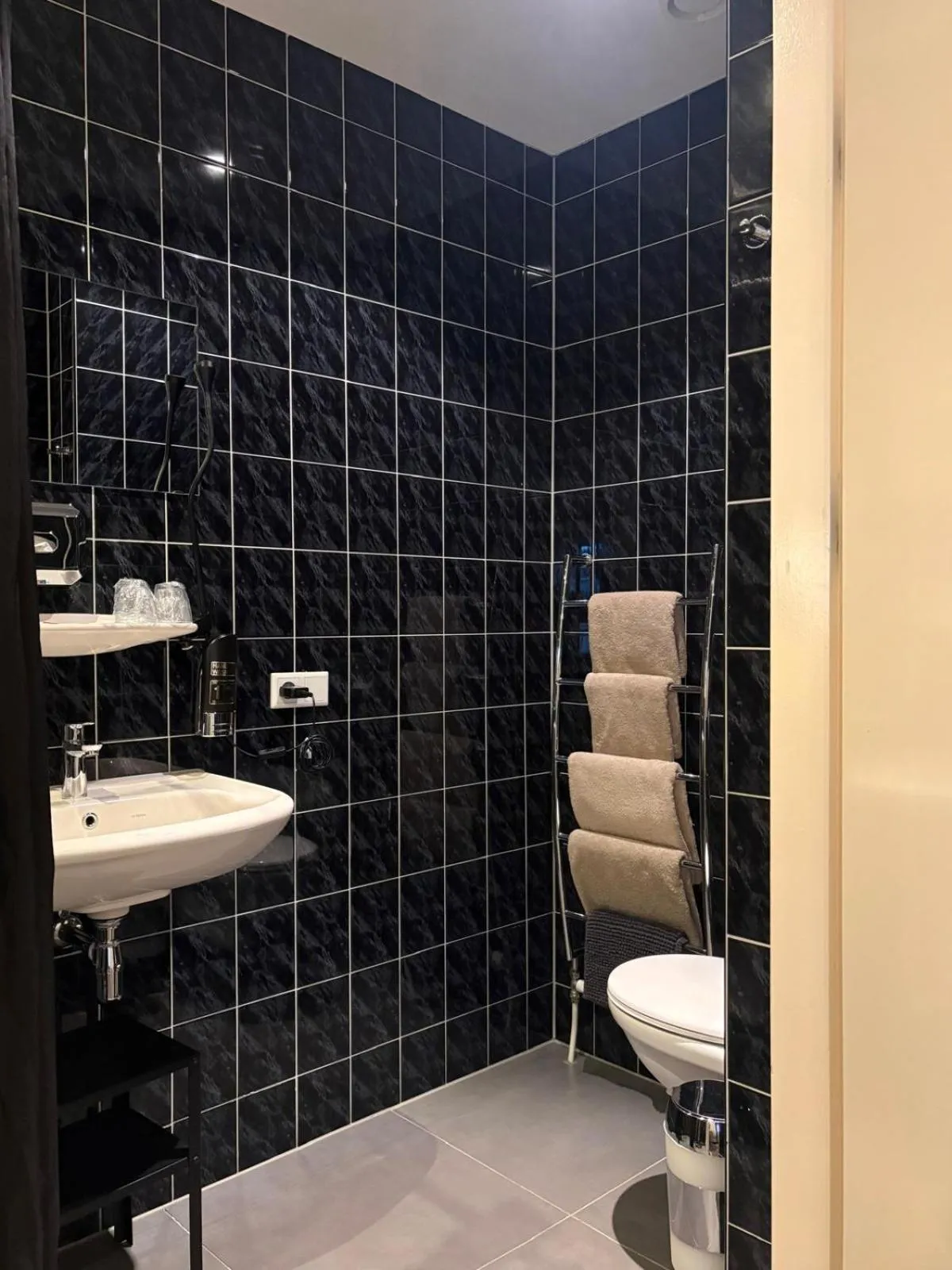 Bathroom in Gasterij Hotel Dennenoord