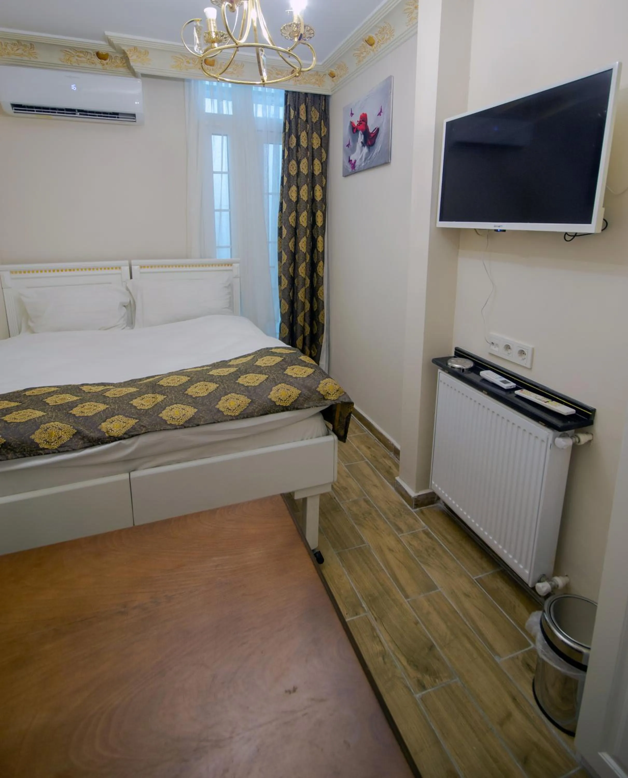 Bed in IQ Hotel Beyoğlu