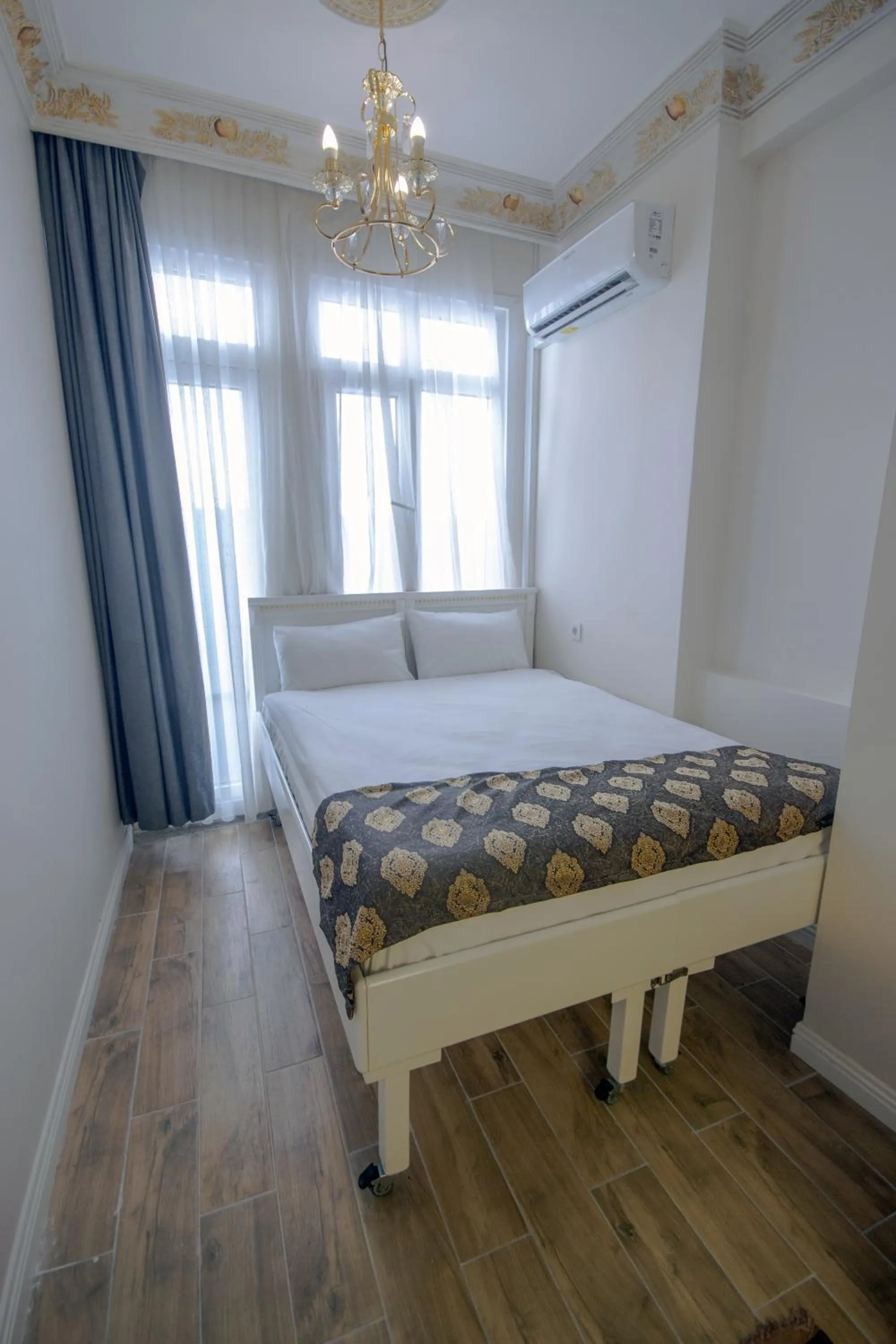 Bed in IQ Hotel Beyoğlu