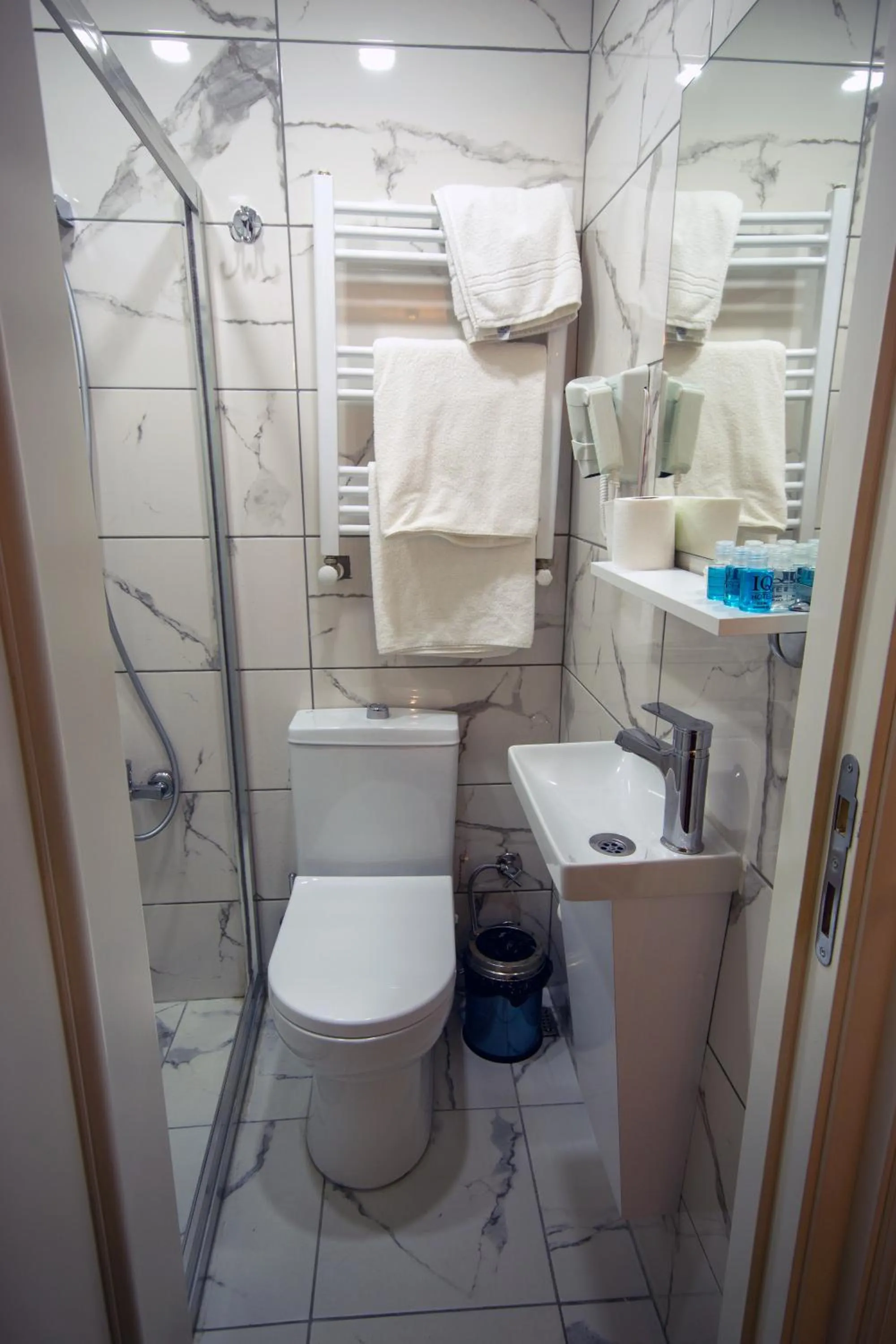 Toilet in IQ Hotel Beyoğlu