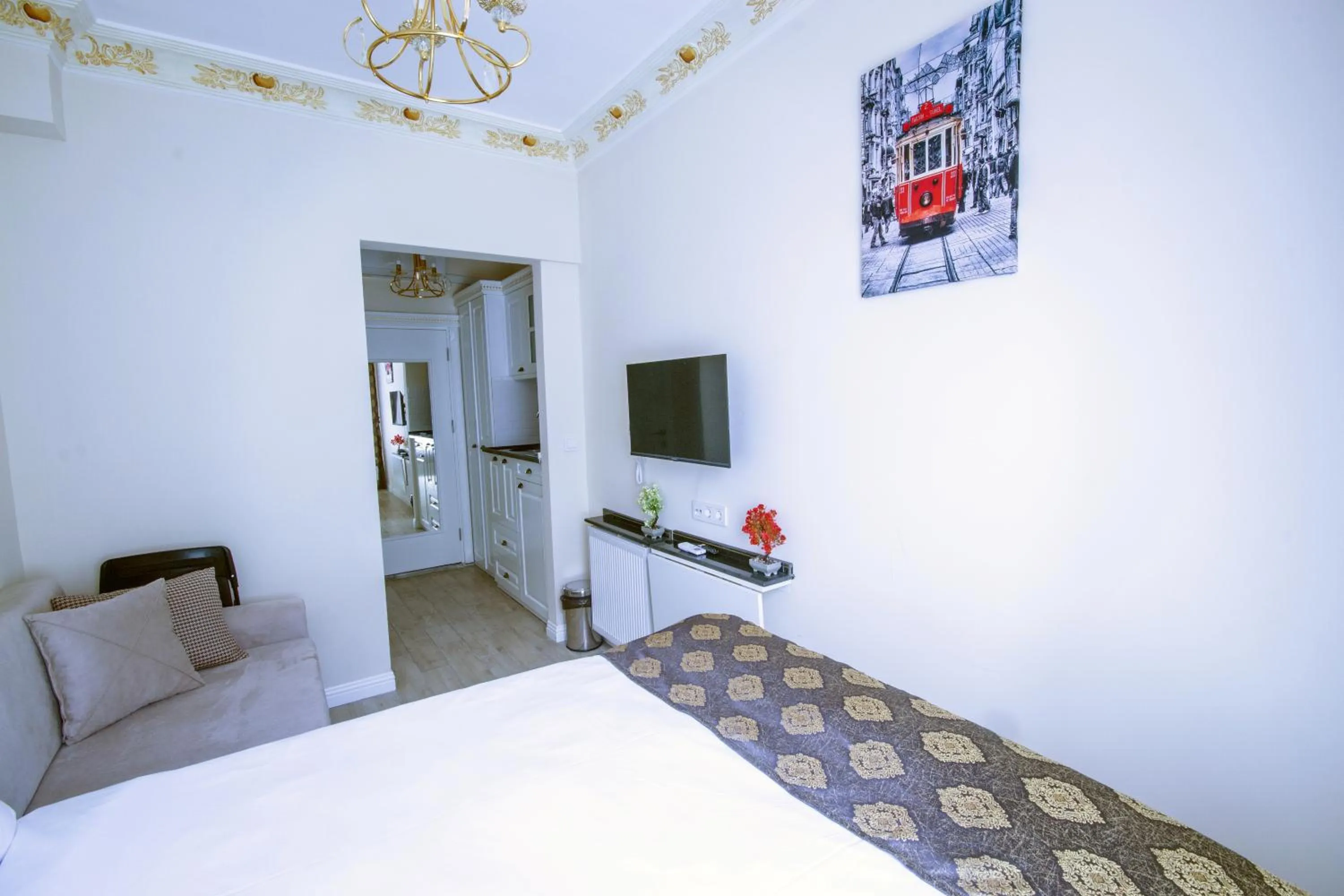 Photo of the whole room, Bed in IQ Hotel Beyoğlu