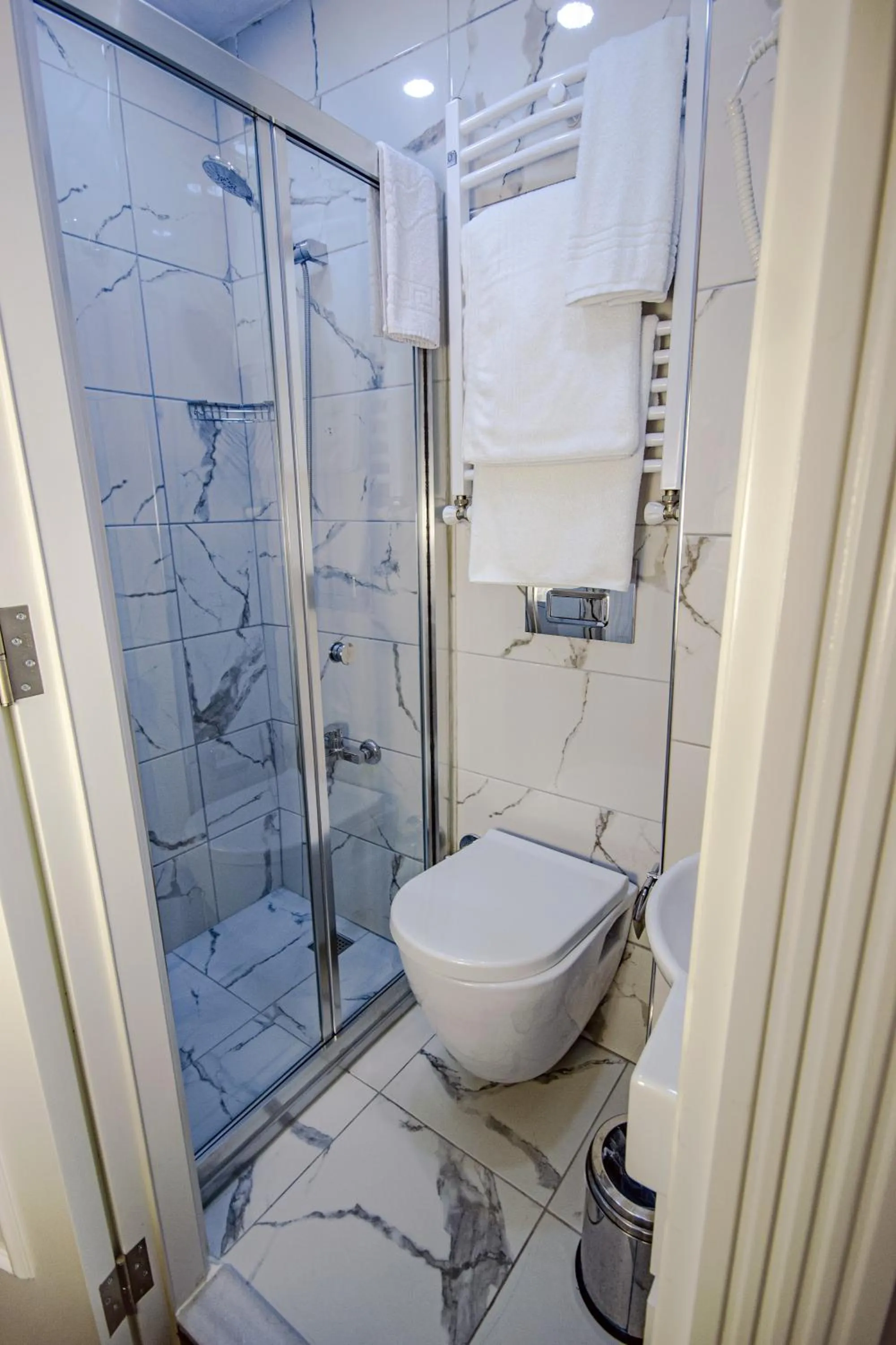 Shower in IQ Hotel Beyoğlu