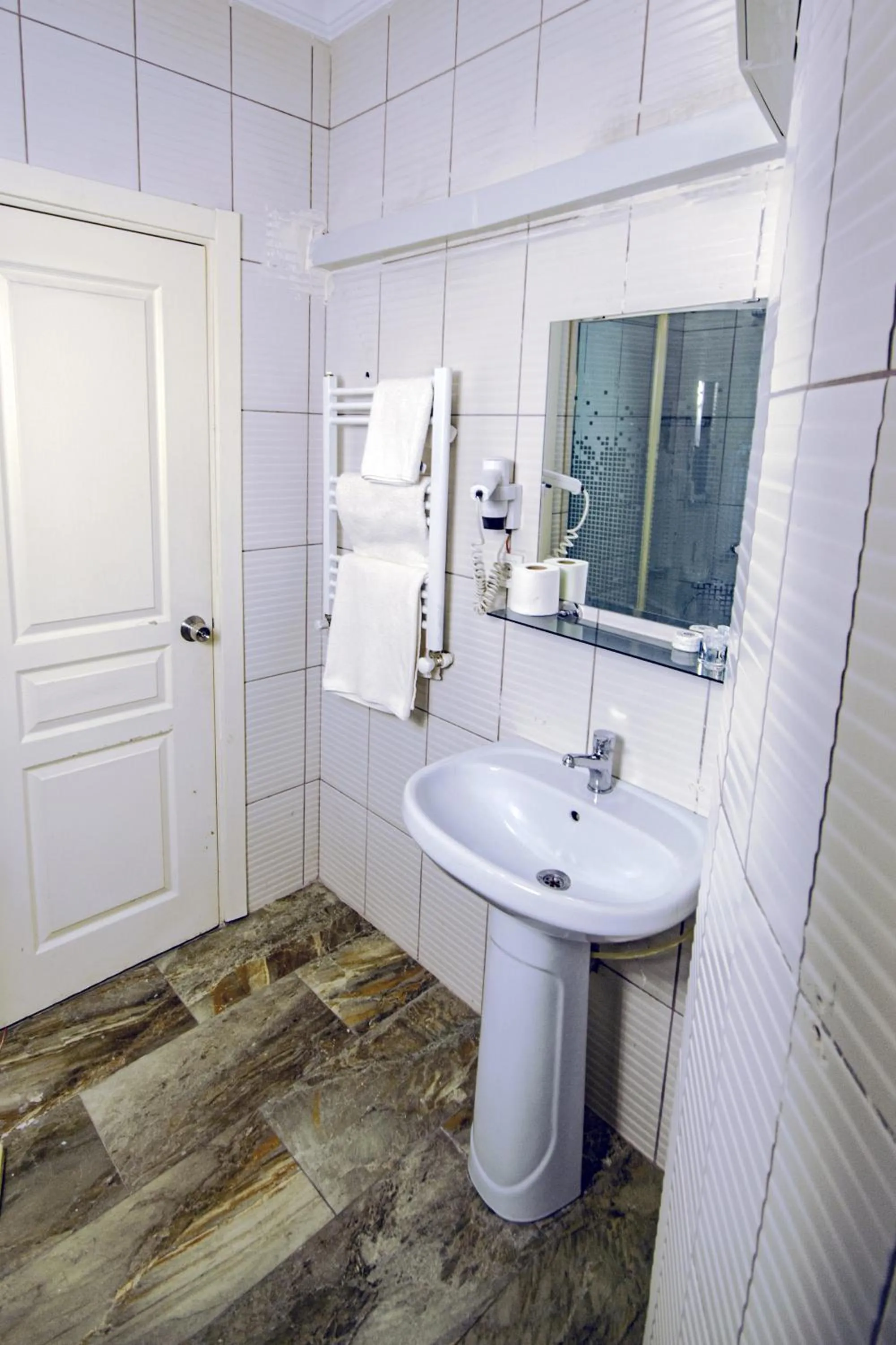 Shower in IQ Hotel Beyoğlu