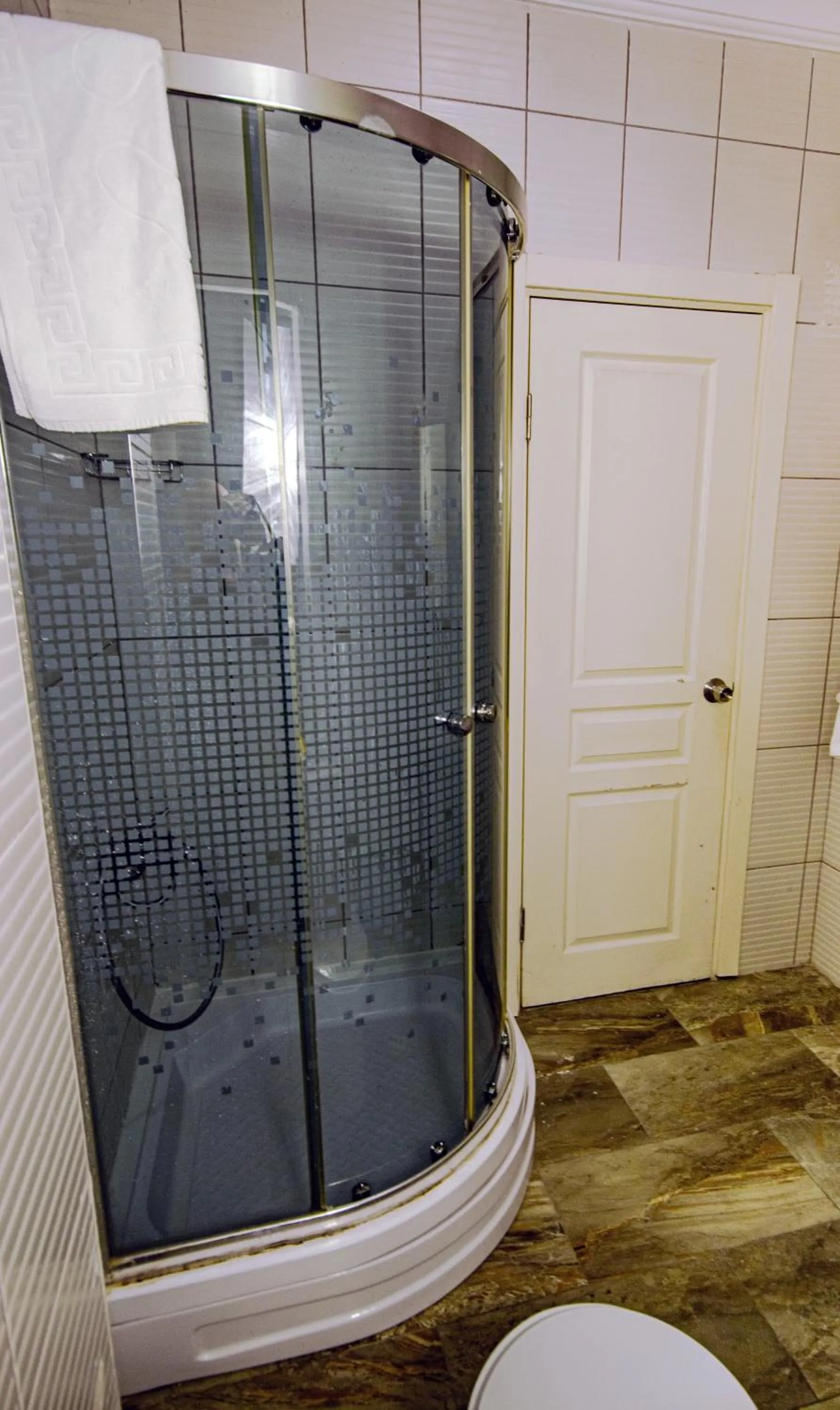 Shower in IQ Hotel Beyoğlu